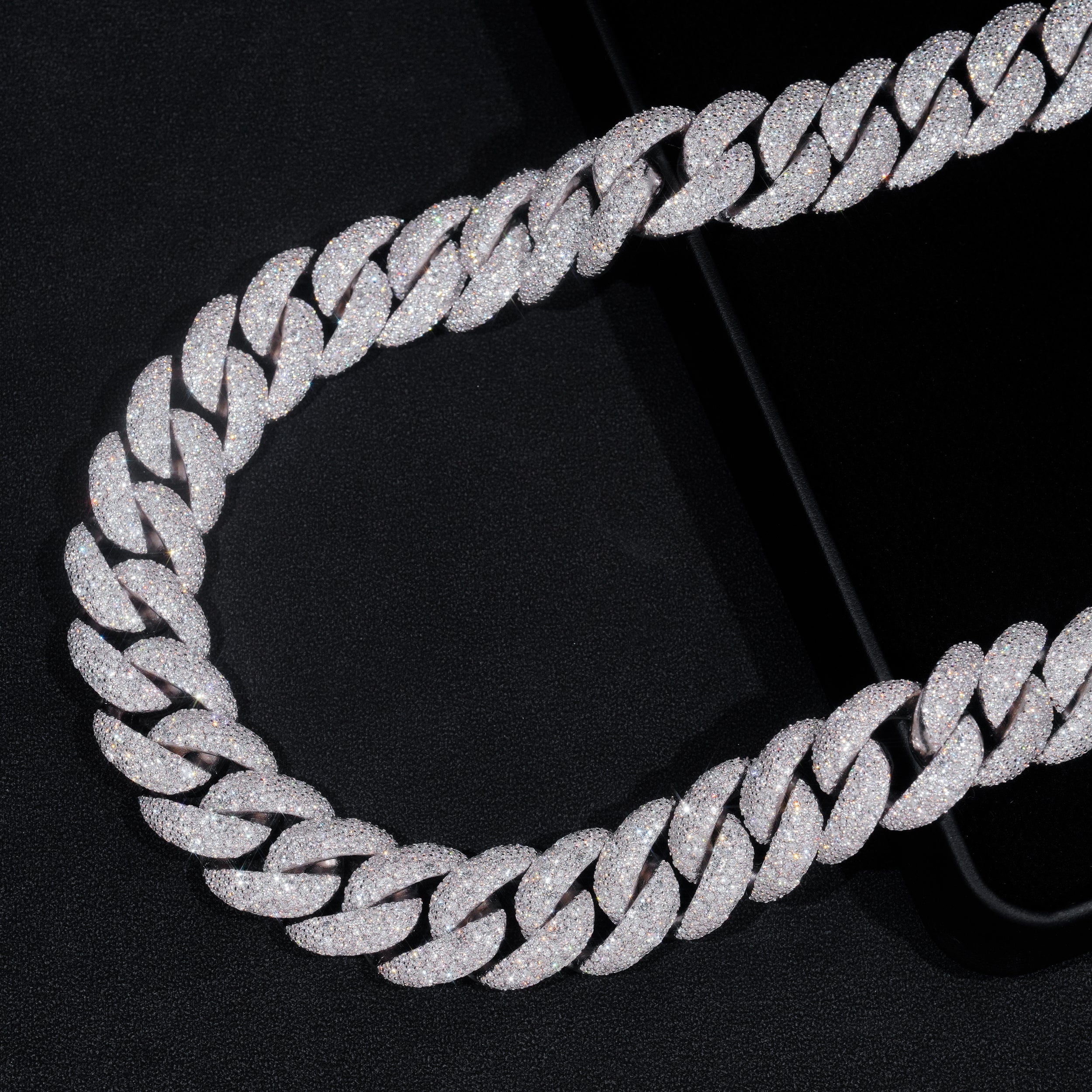 23mm Mosaic-Set moissanite Cuban Link Chain 10K Gold