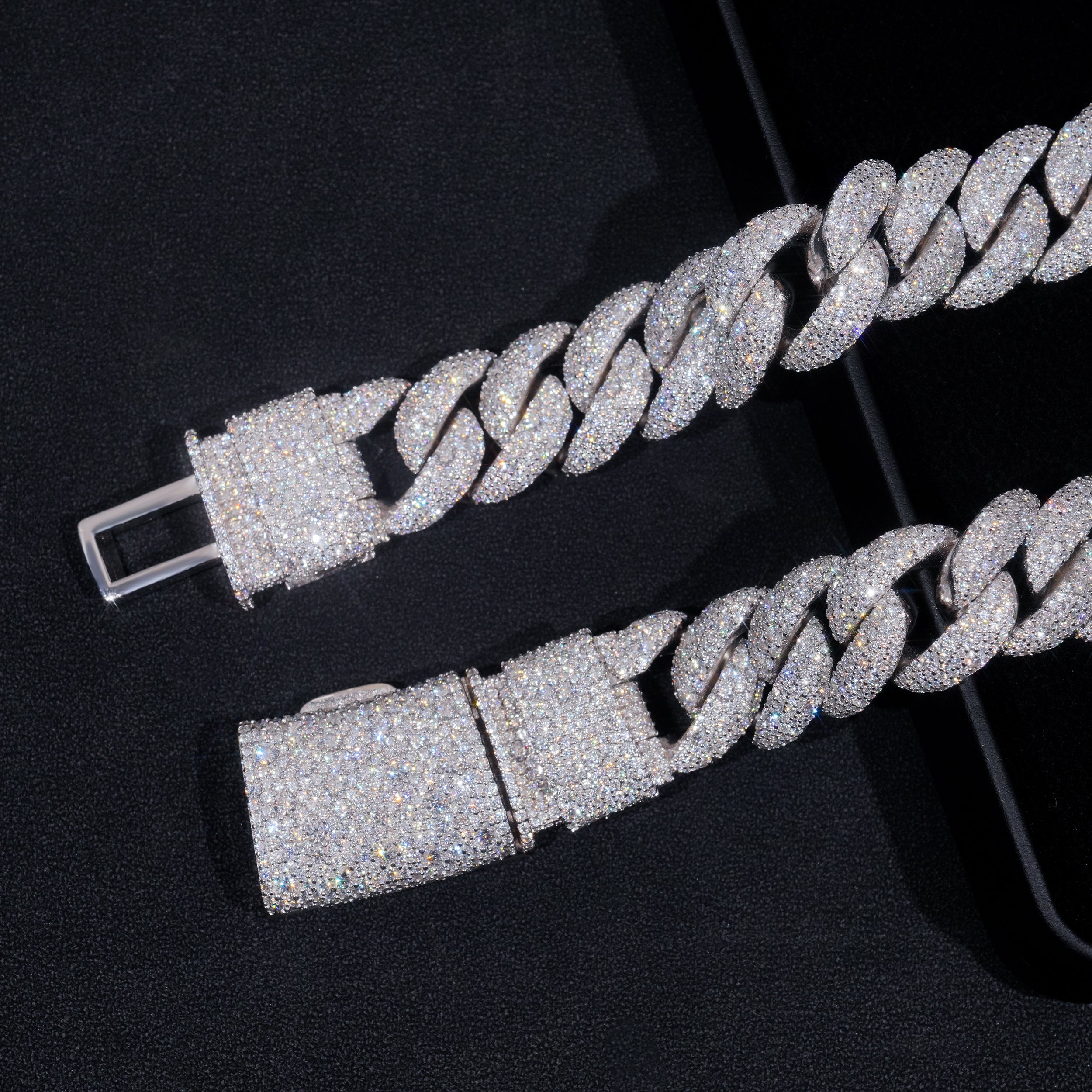 23mm Mosaic-Set moissanite Cuban Link Chain 10K Gold
