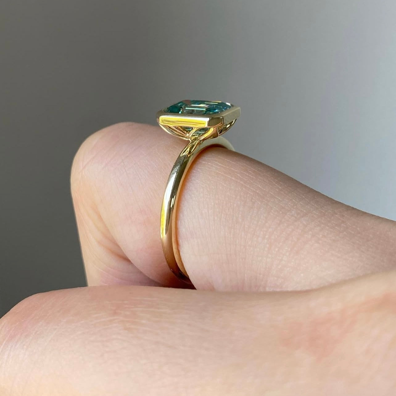 10K Yellow Gold 2.5CT Tiffany Blue Emerald Cut Bezel Setting Moissanite Diamond Engagement Ring