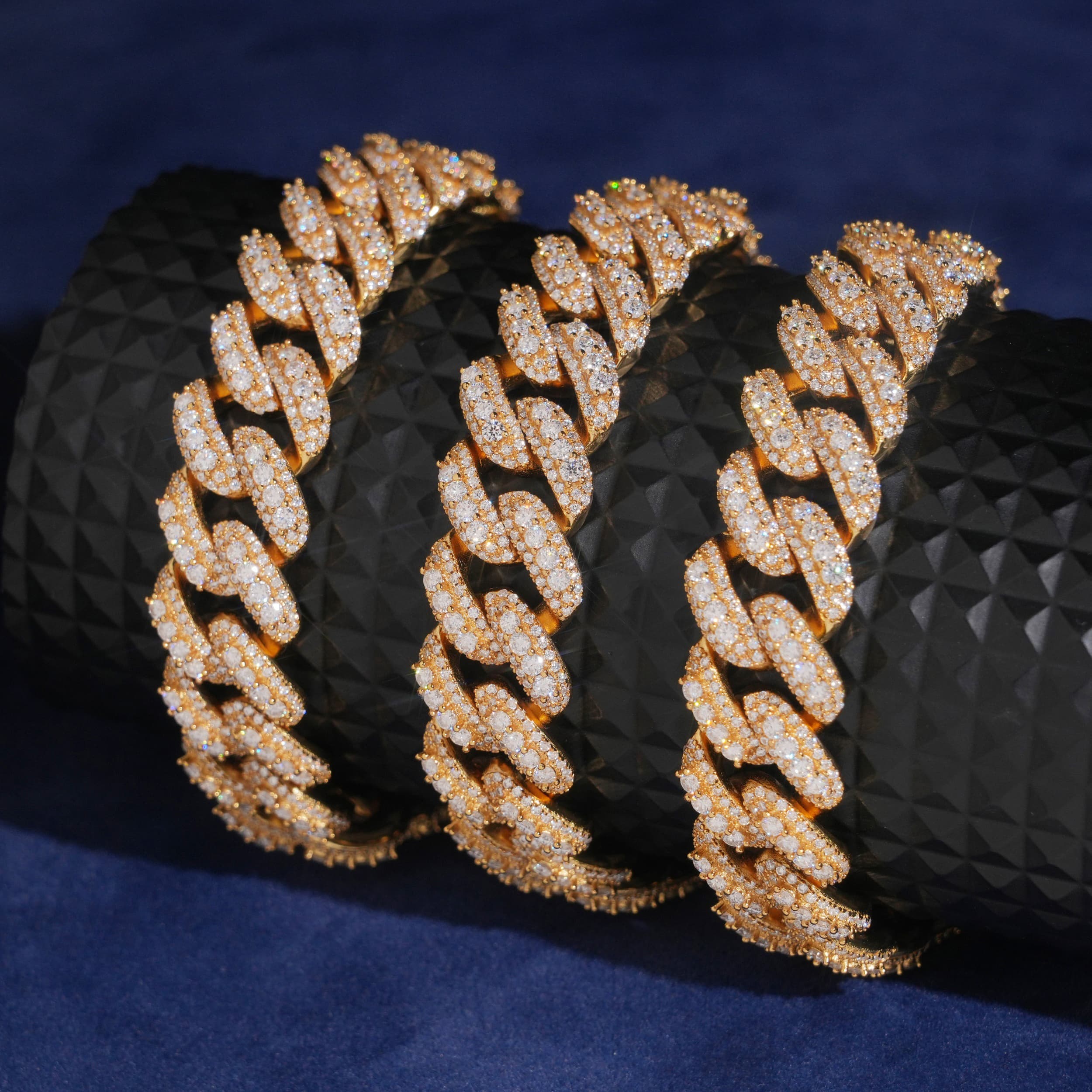 VVS Cz 15MM Raised Stone Cuban Link Chain Necklace