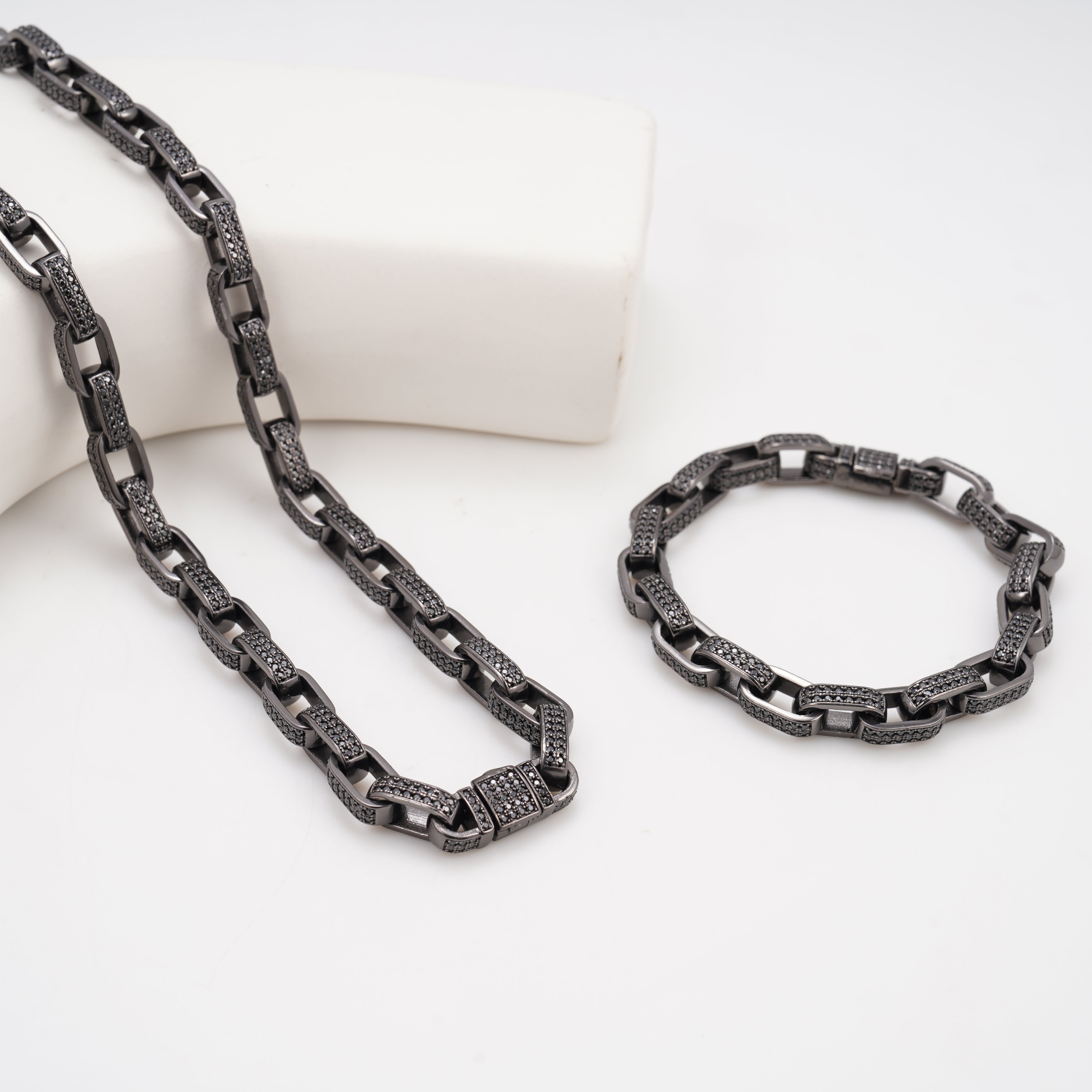 925 Sterling Silver 8MM Hermes Link Chain VVS Black Moissanite Diamond