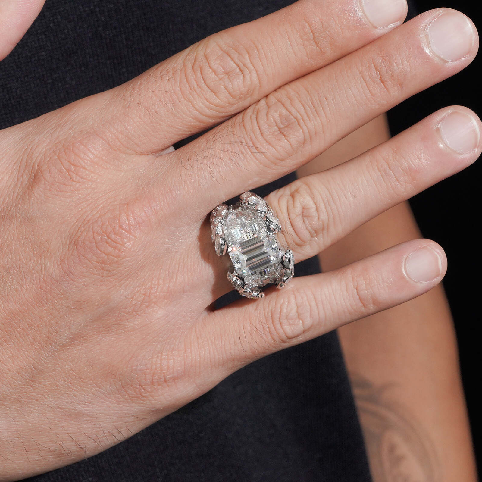 Fancy Cut Bezel Setting Big Carat Emerald Cut Moissanite Ring