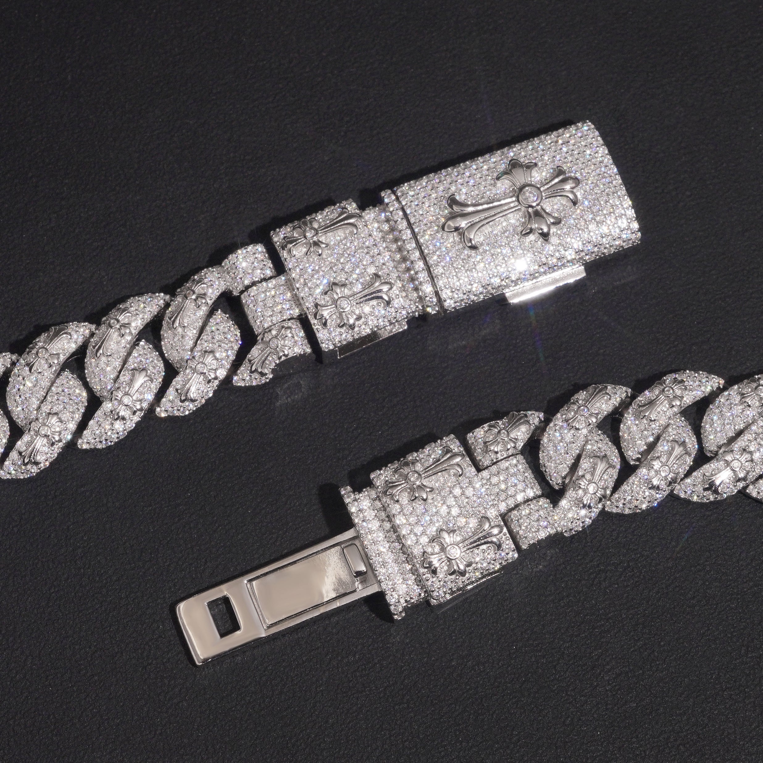 Cross Style 18MM Cuban Link Chain Necklace Moissanite Diamond