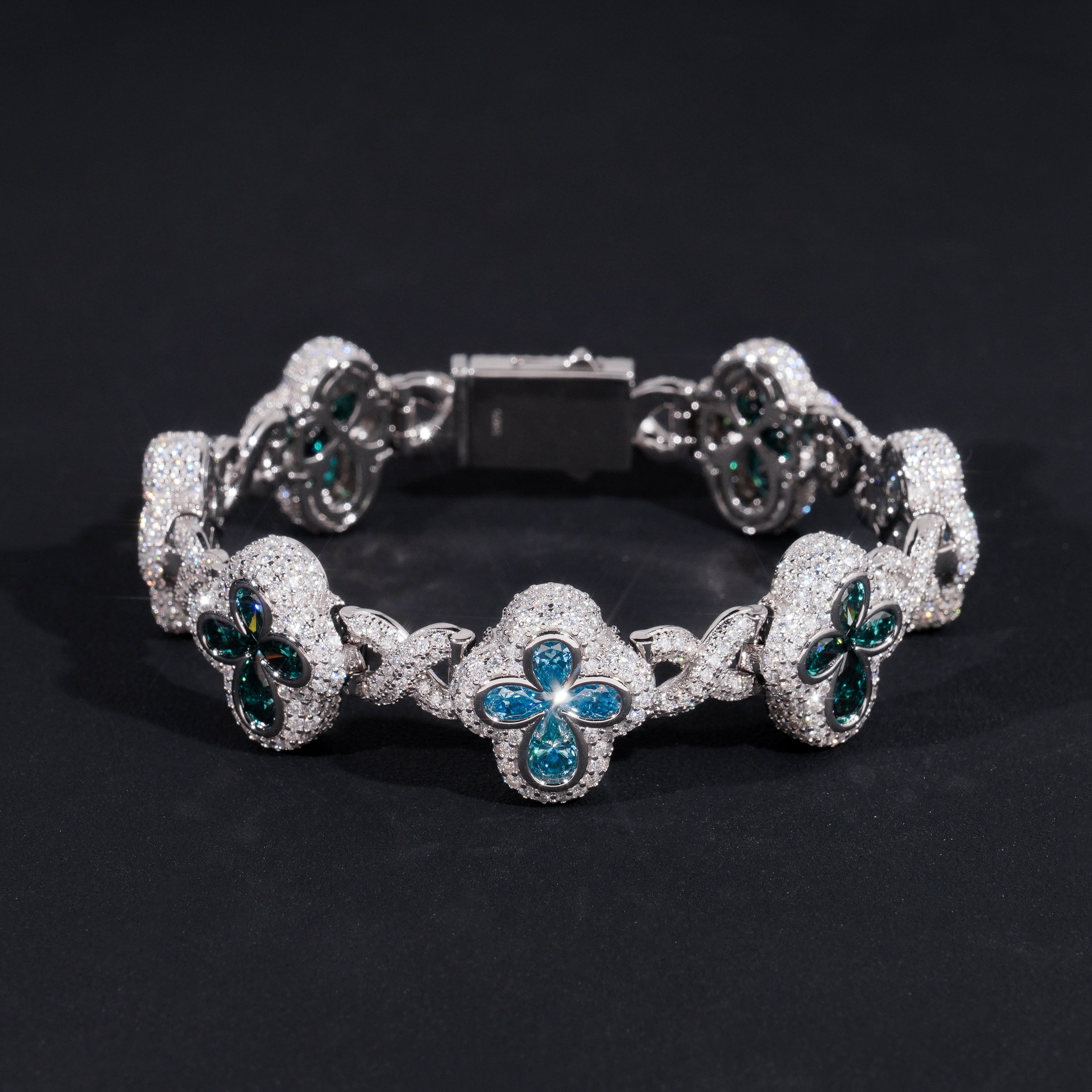 18MM Clover Link Infinity Bracelet in Emerald & Tiffany Blue Moissanite