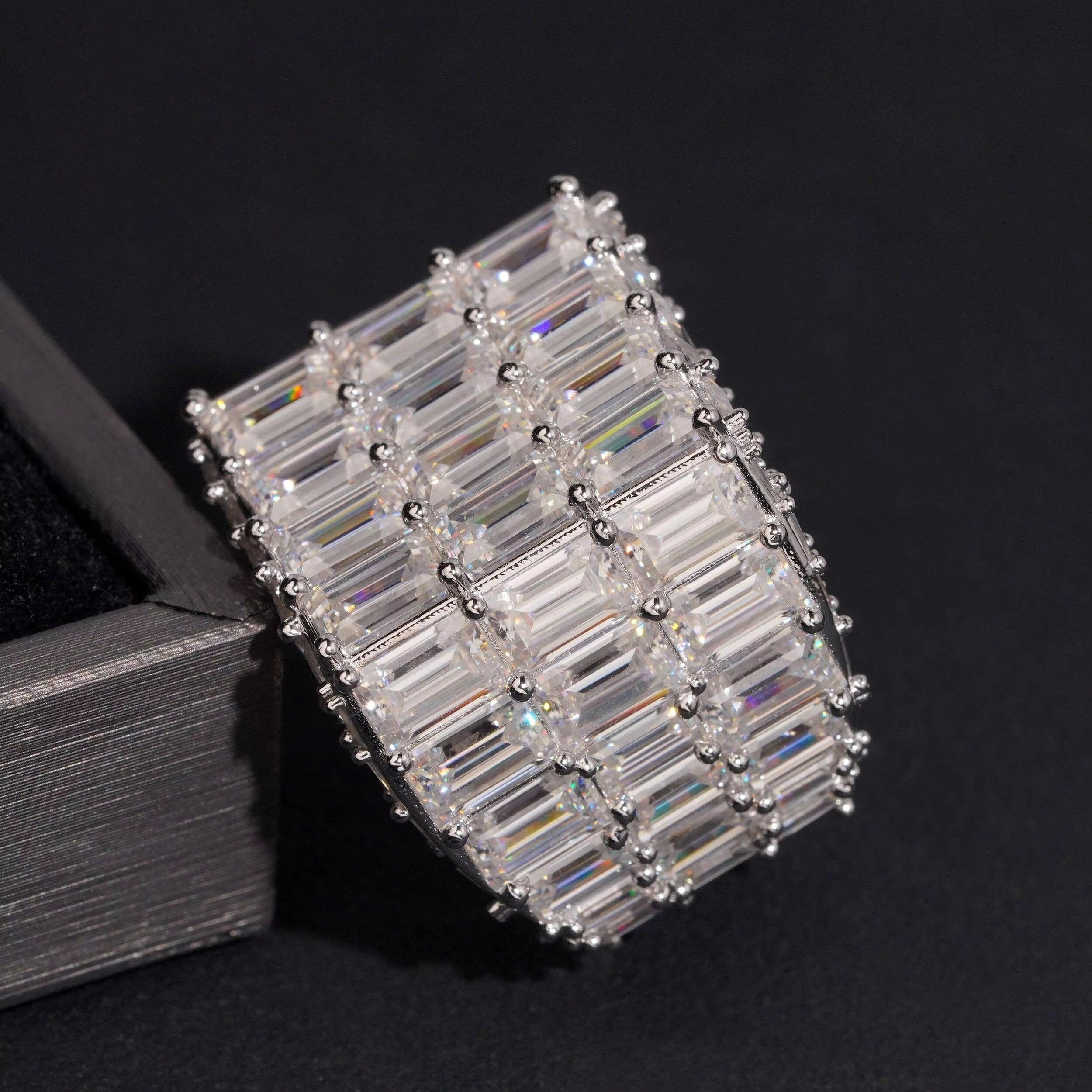 Bageutte Cut VVS Moissanite Diamond Men Ring 925 Silver