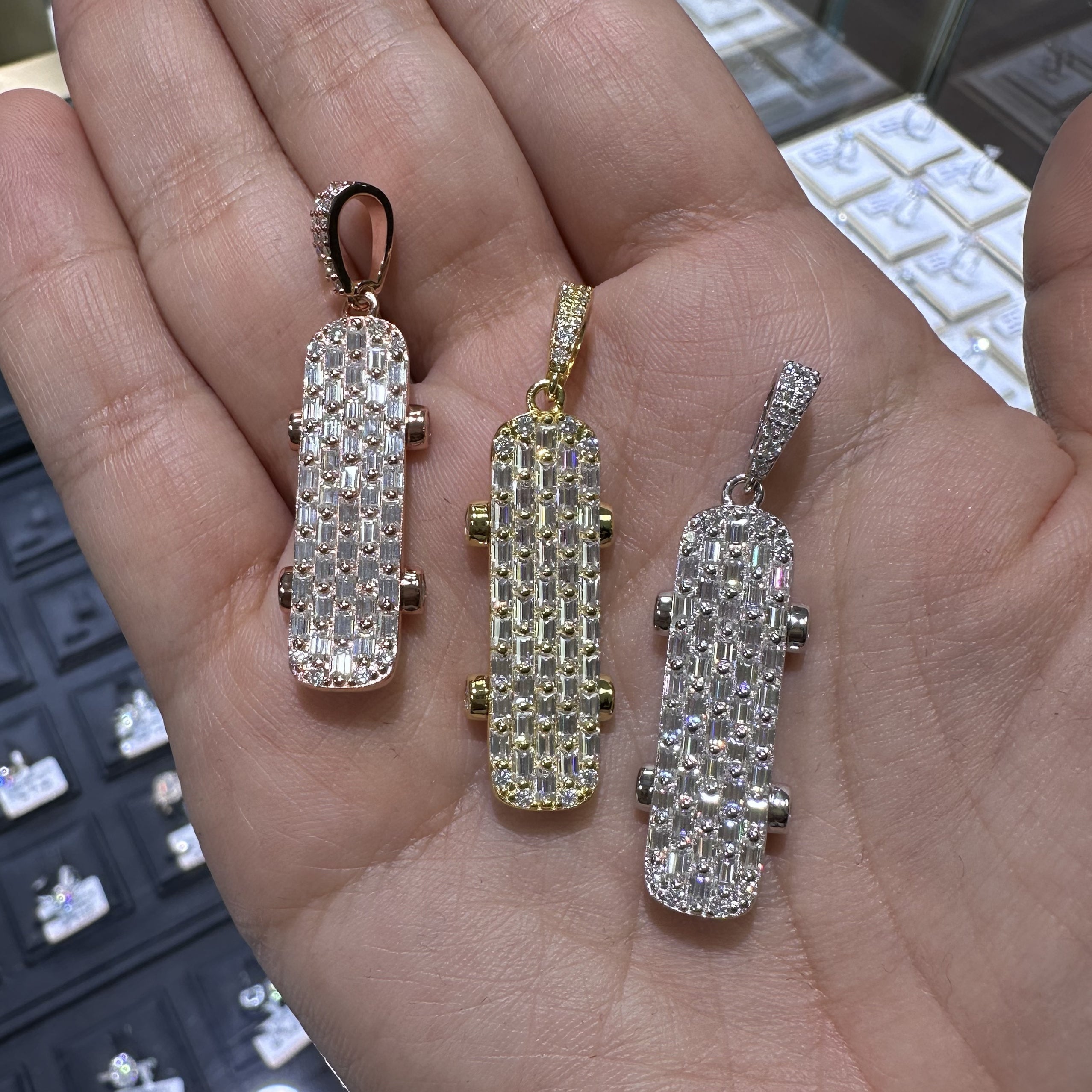 Iced Out Moissanite Diamon Skate Board Pendant
