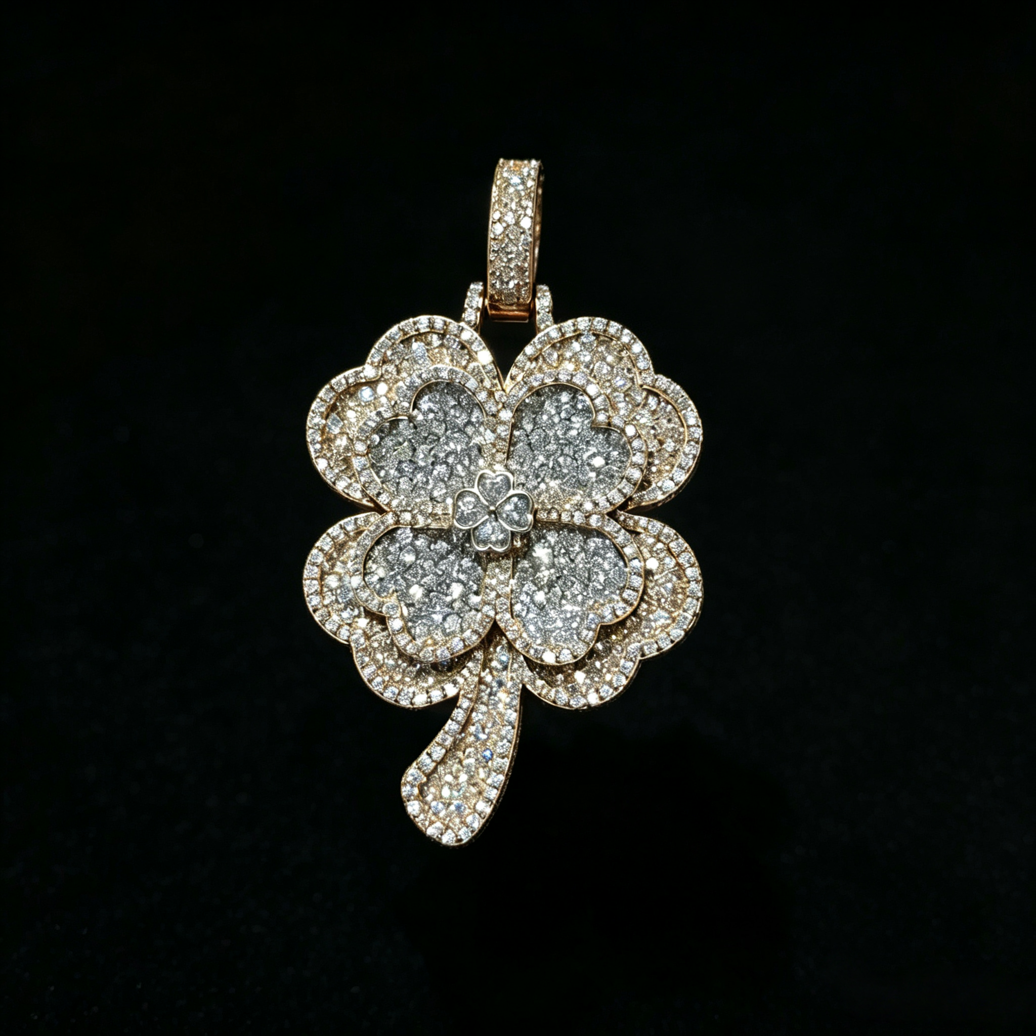 2.5Inch Iced Out Four Leaf Clover Pendant Rose Gold Two Tone Moissanite