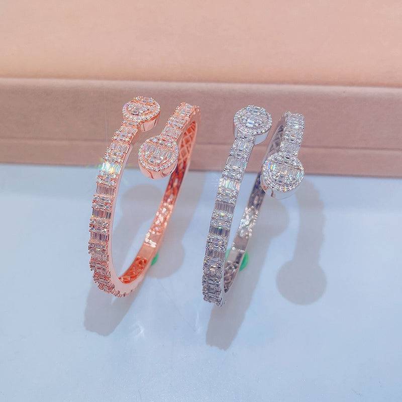 Pulseira de unhas de moissanite VVS com corte baguete em ouro branco e ouro rosa para venda