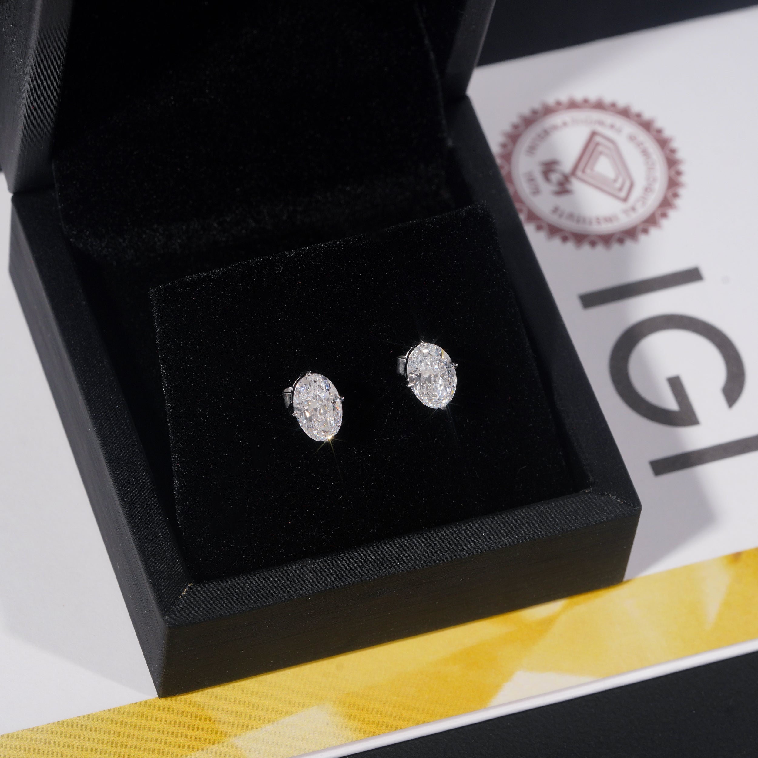 2.5Ct Platinum Oval CVD Lab Diamond Stud Earrings