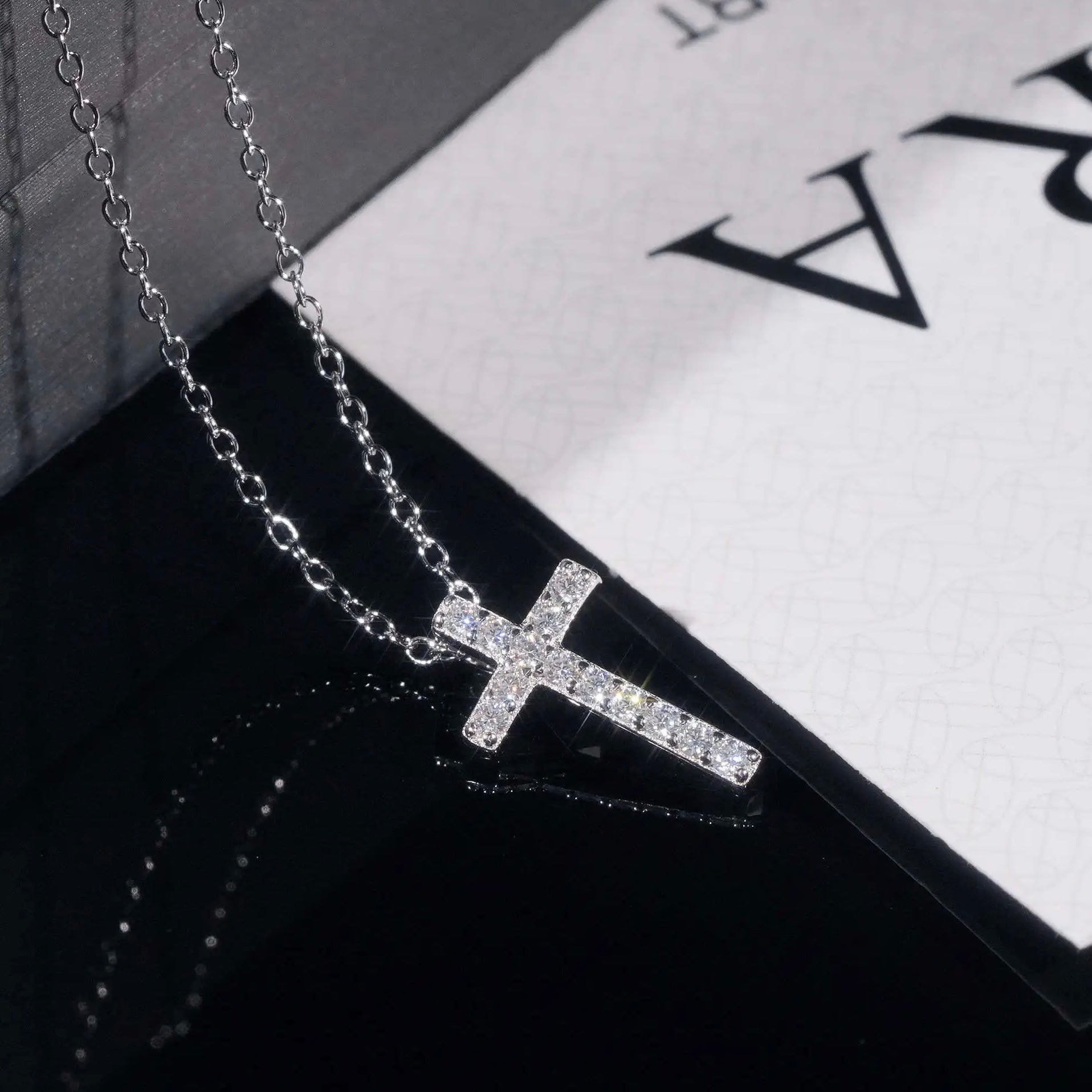 Classic Design Mini Size Women Moissanite Diamond Cross Pendant Necklace