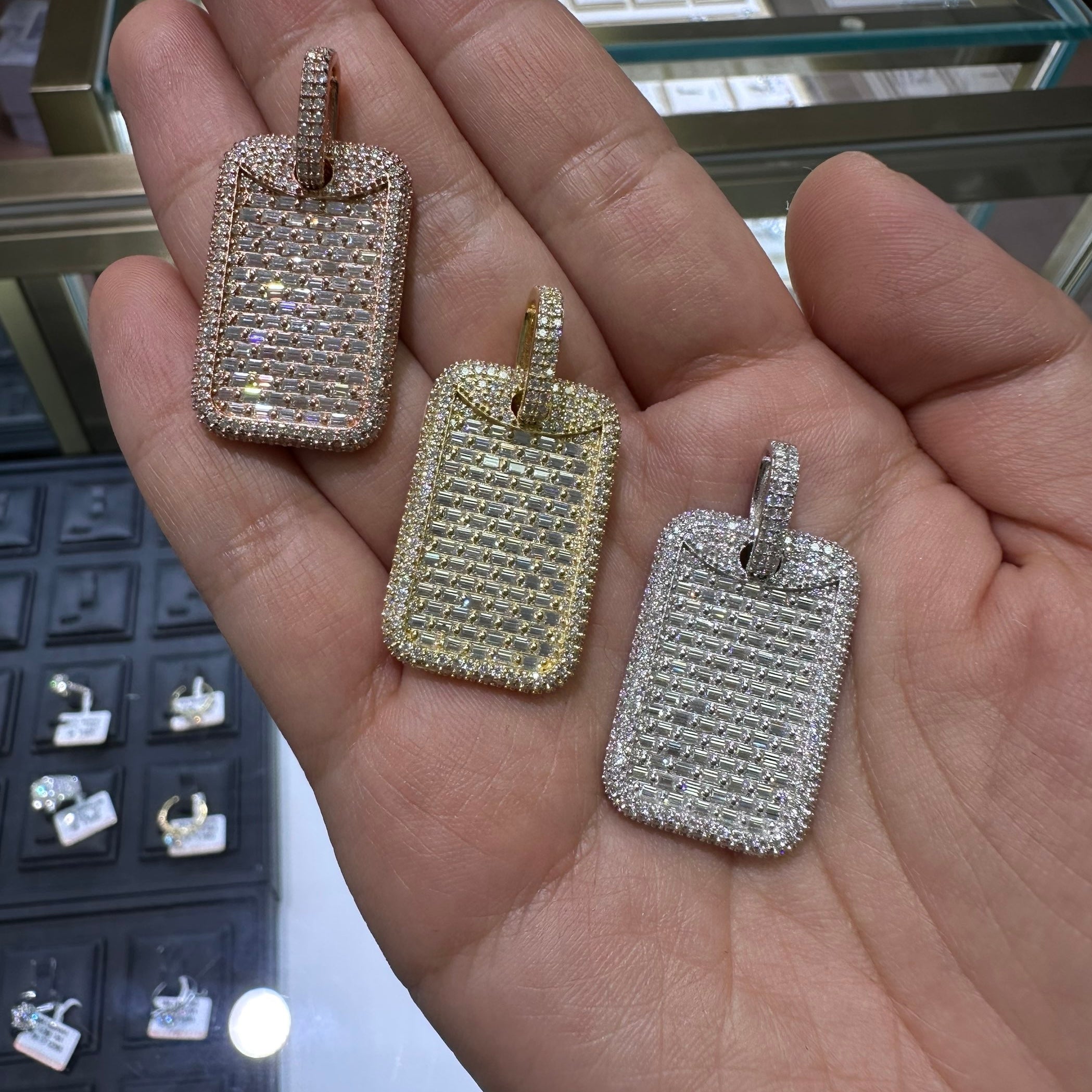 Mini Size Dogtag Pendant Vvs Baguette Cut Moissanite