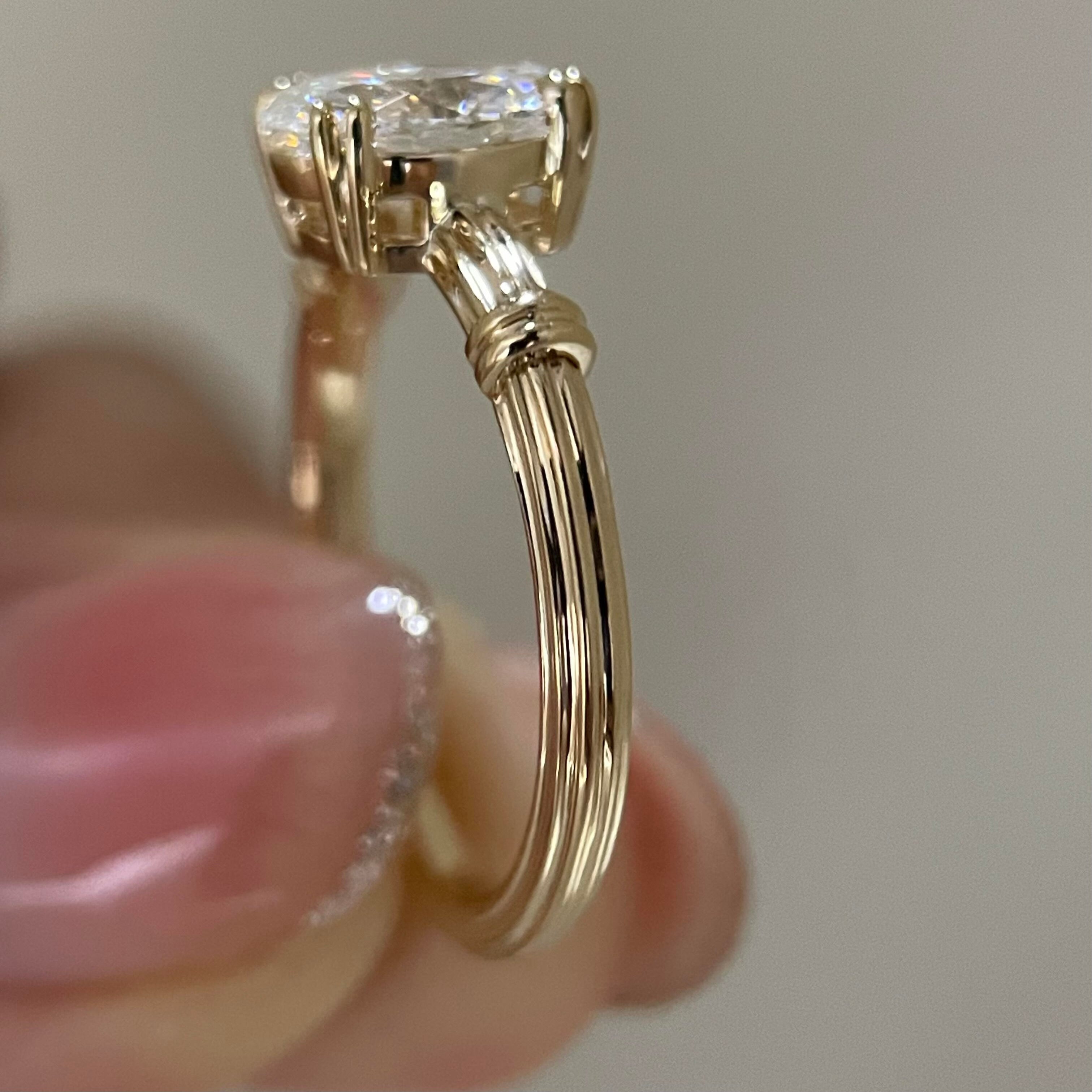 2Ct Oval Cut Vintage Lab Grown Diamond Ring 18K Gold