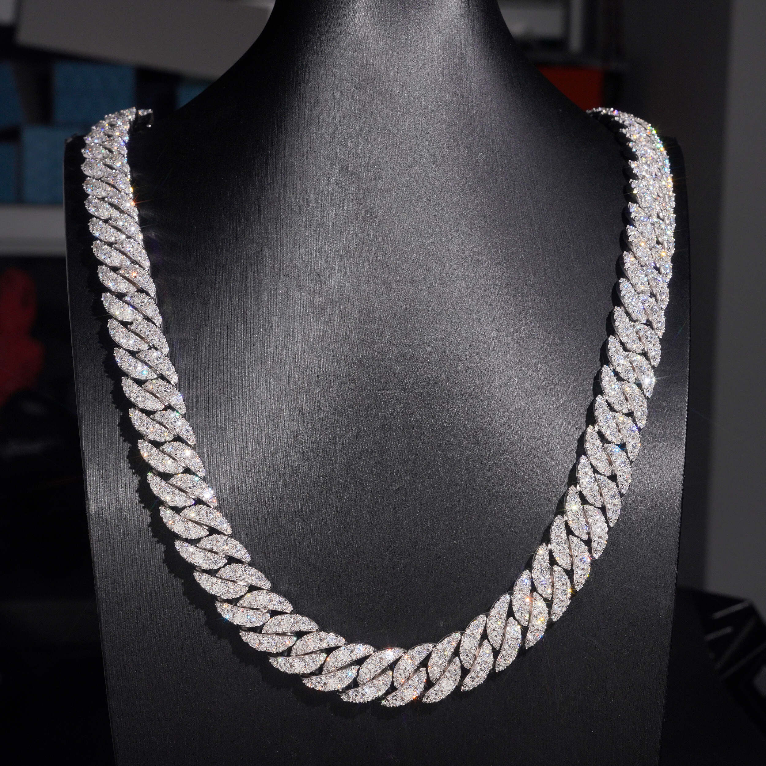 15MM Single Big Carat Curve Lock Moissanite Cuban Chain Necklace