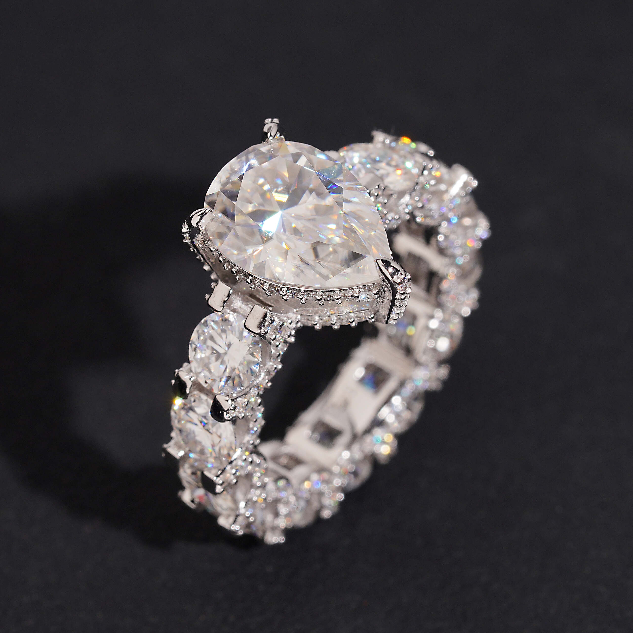 Luxury Pear Cut Moissanite Diamond Ring Women