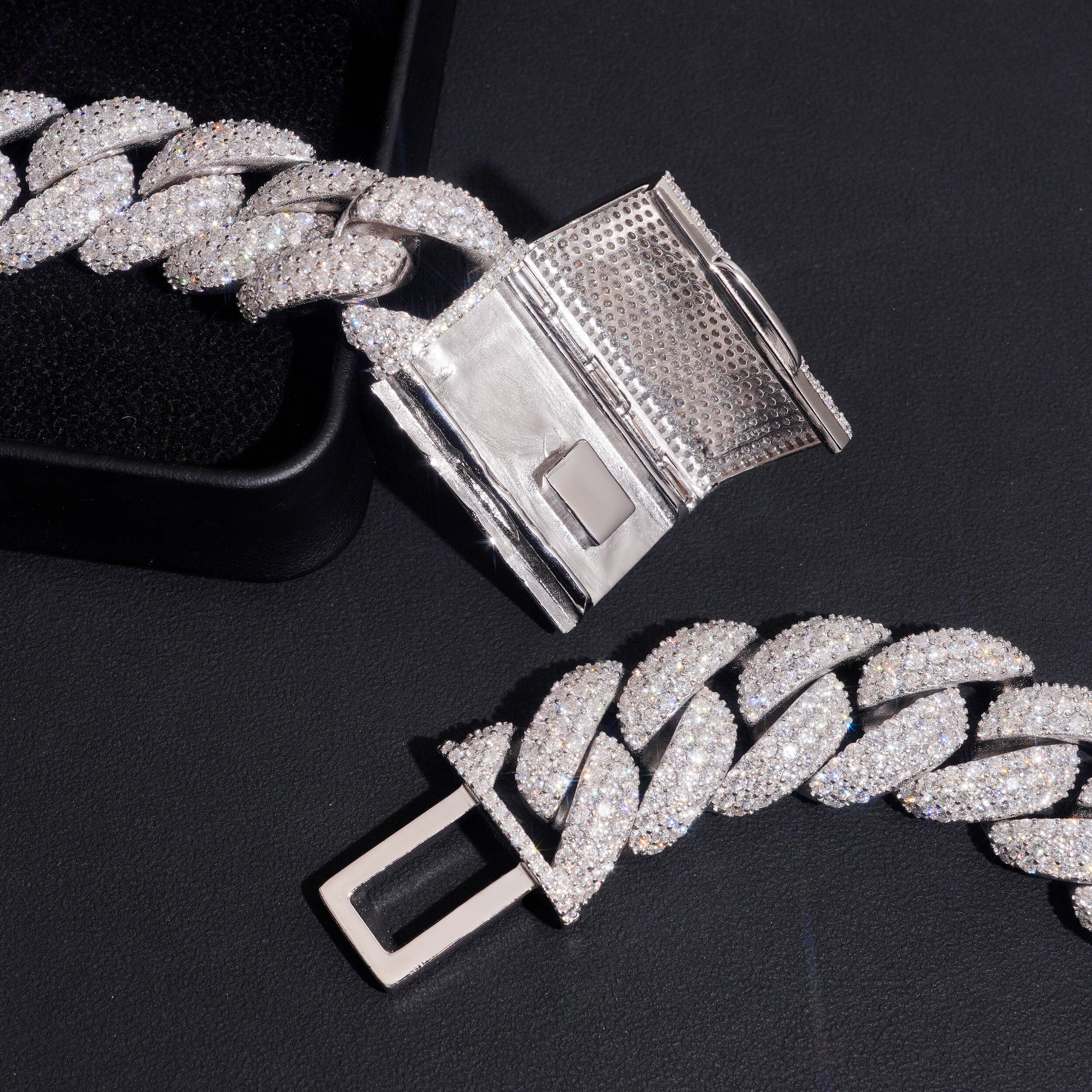 New Arrival Three Rows Miami Cuban Link Chain VVS Moissanit 23MM Flower Setting