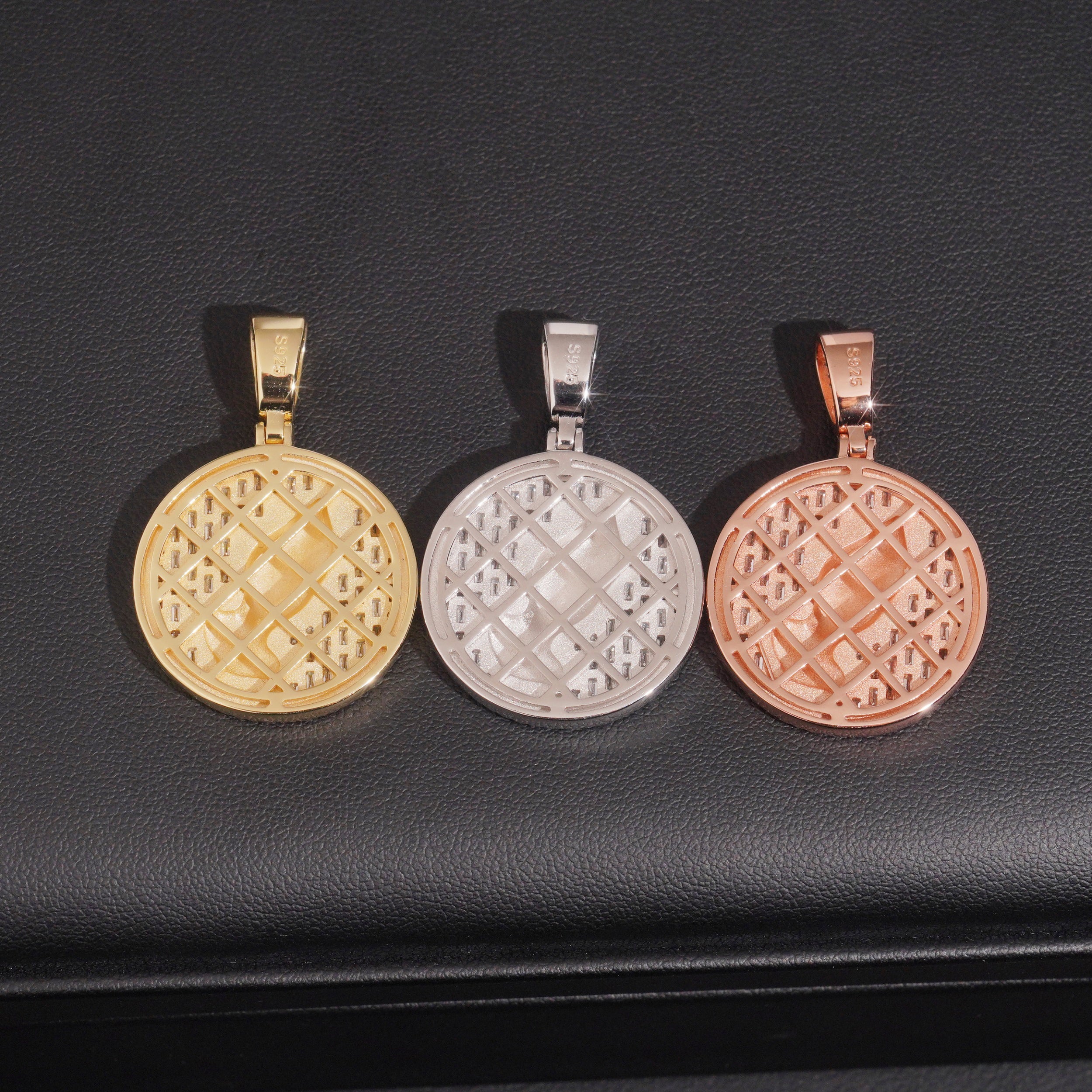 Iced Out Moissanite Hip Hop Circle Style Praying Hands Pendant