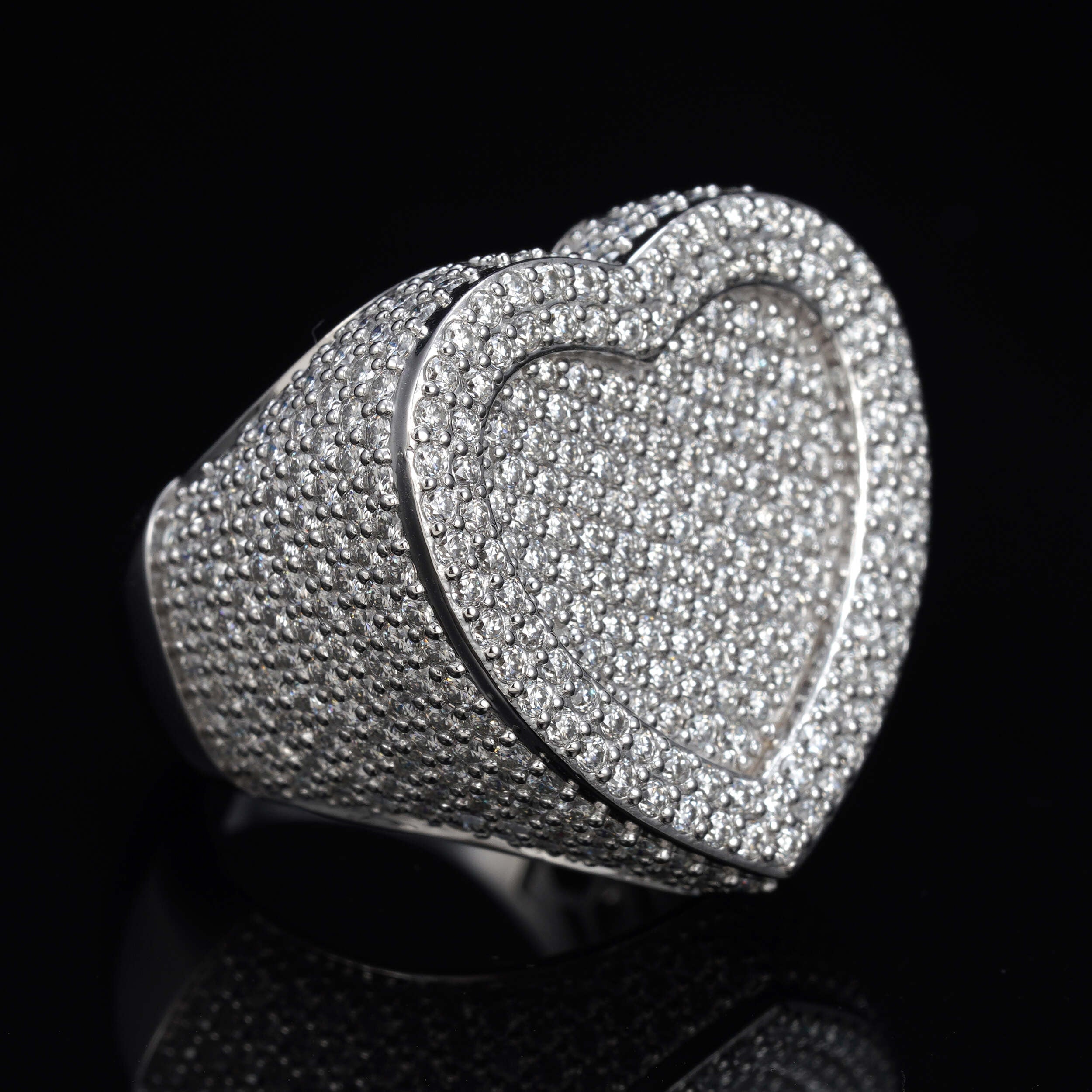 10K White Gold Heart Shaped VVS Moissanite Diamond Men Ring