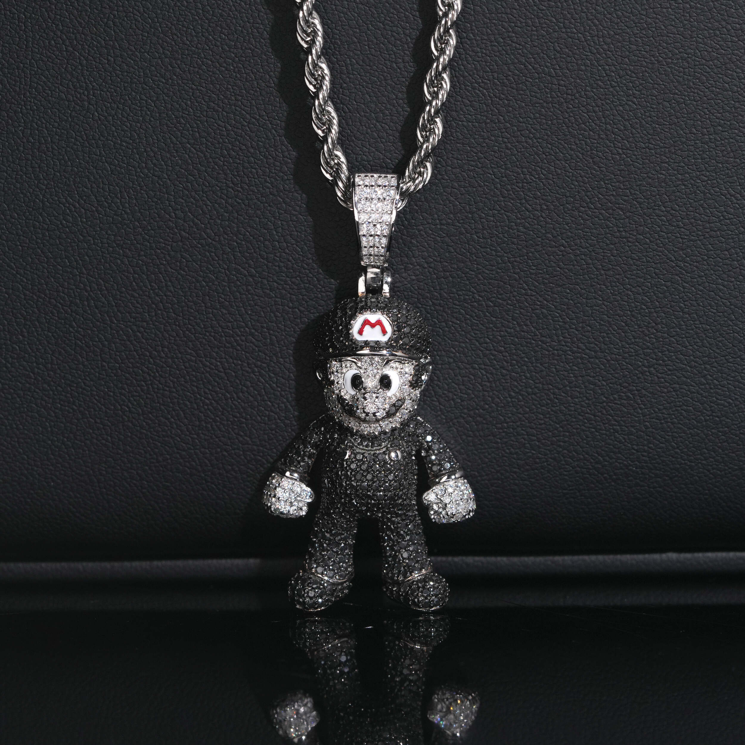Hot Sell Iced Out White Mix Black Moissanite Mario Pendant
