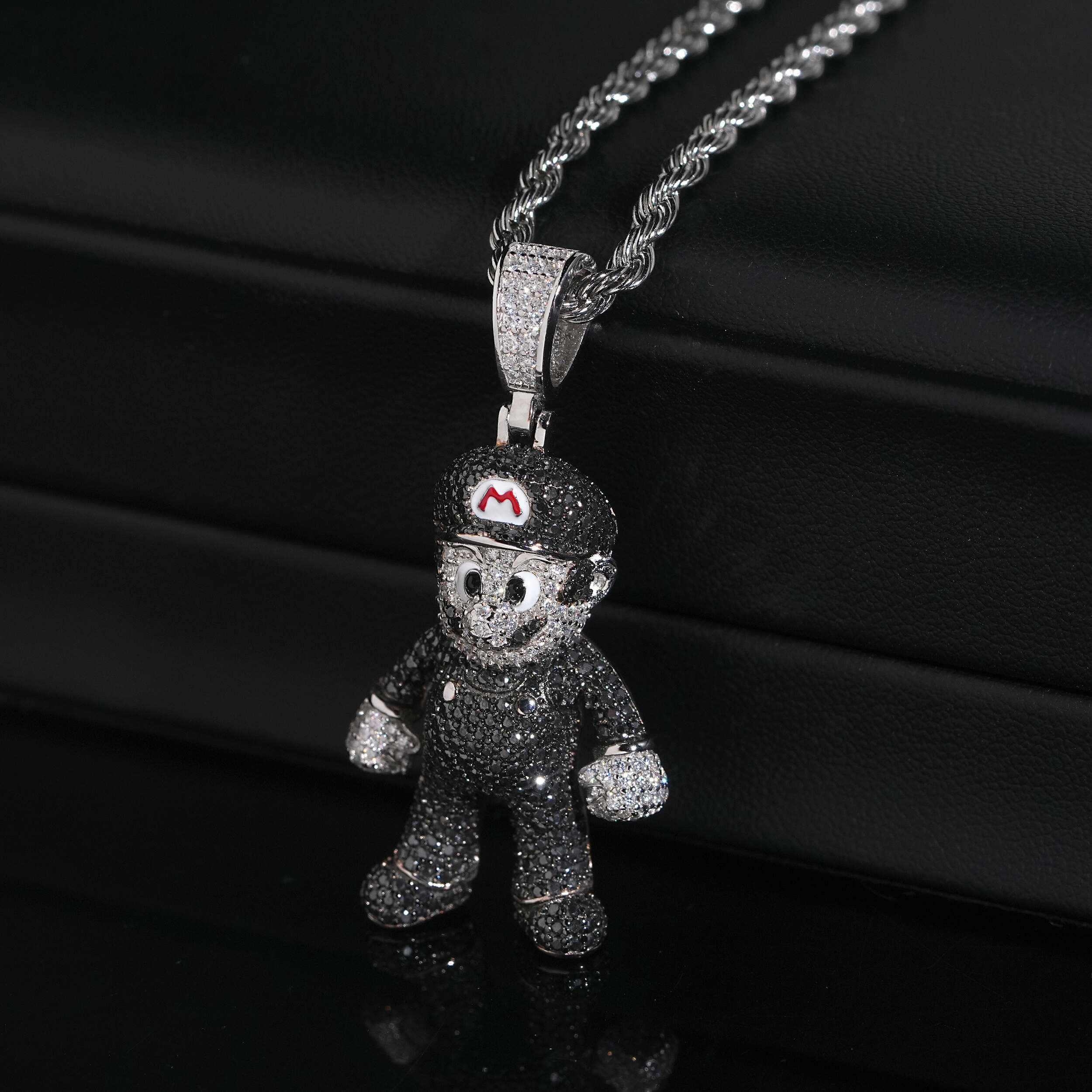 Hot Sell Iced Out White Mix Black Moissanite Mario Pendant