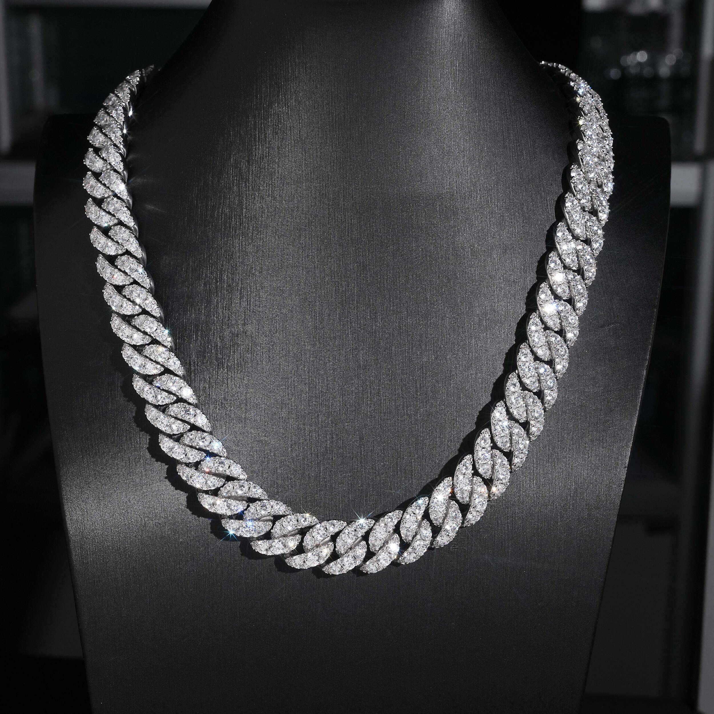 16MM Single One Row Moissanite Diamond Cuban Chain Curve Lock