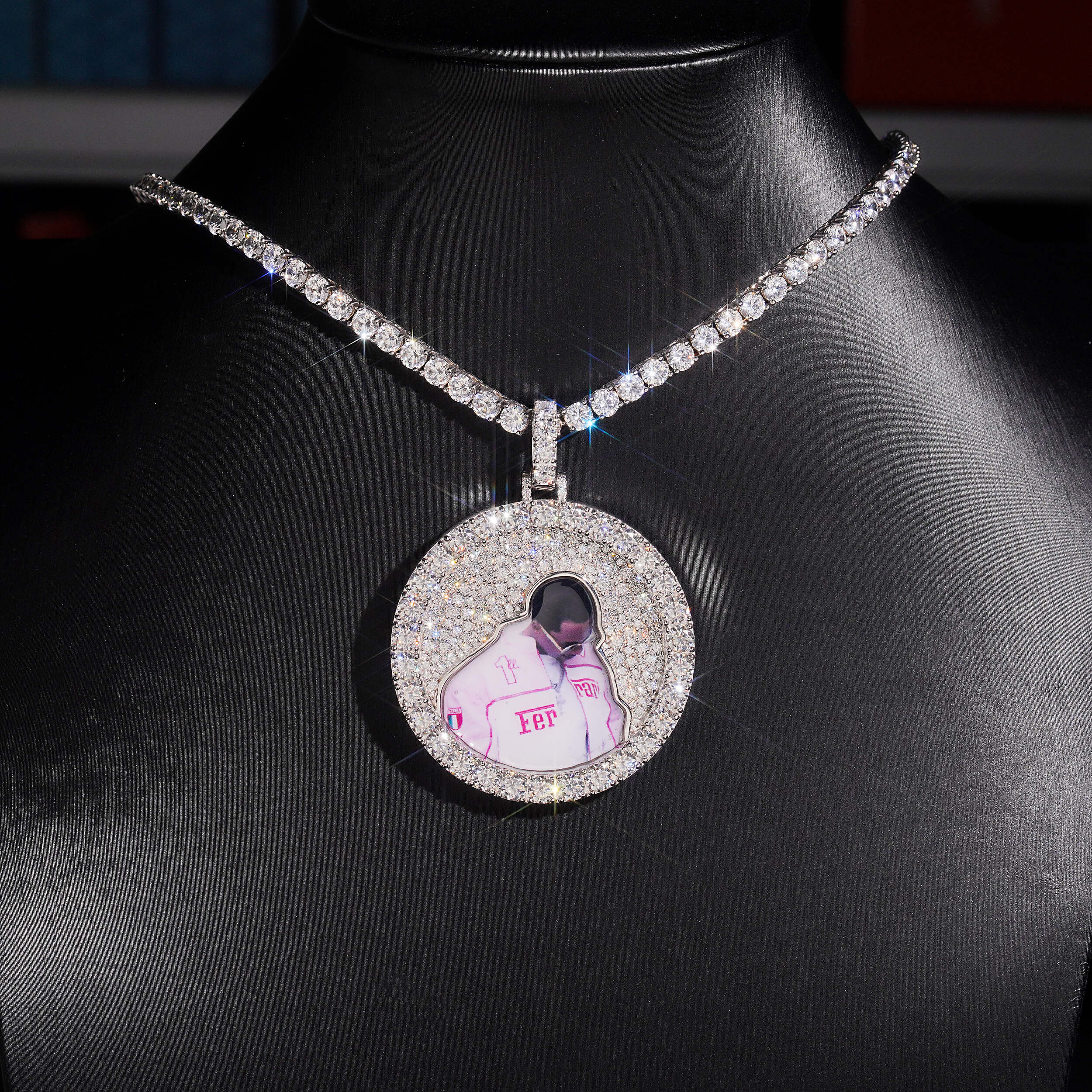 925 Sterling Silver Moissanite Photo Memory Pendant Mosaic Setting