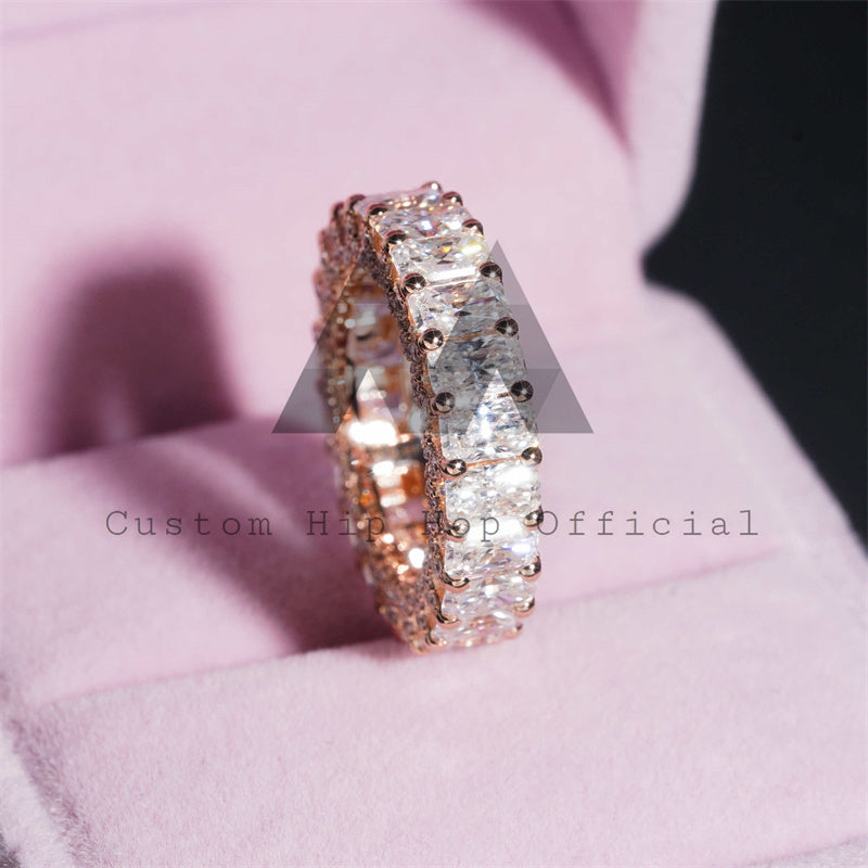 Side Iced Luxury Style 10K Rose Gold Moissanite Diamond Engagement Ring Set