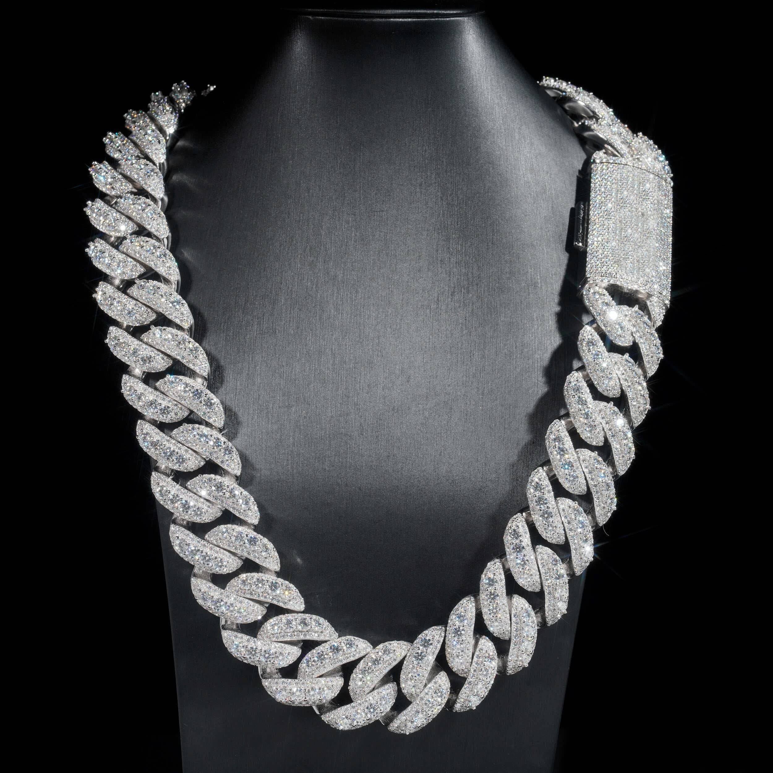 30MM Miami Cuban Link Chain with Three Stone Designs Hip Hop Iced Out Moissanite Diamond5