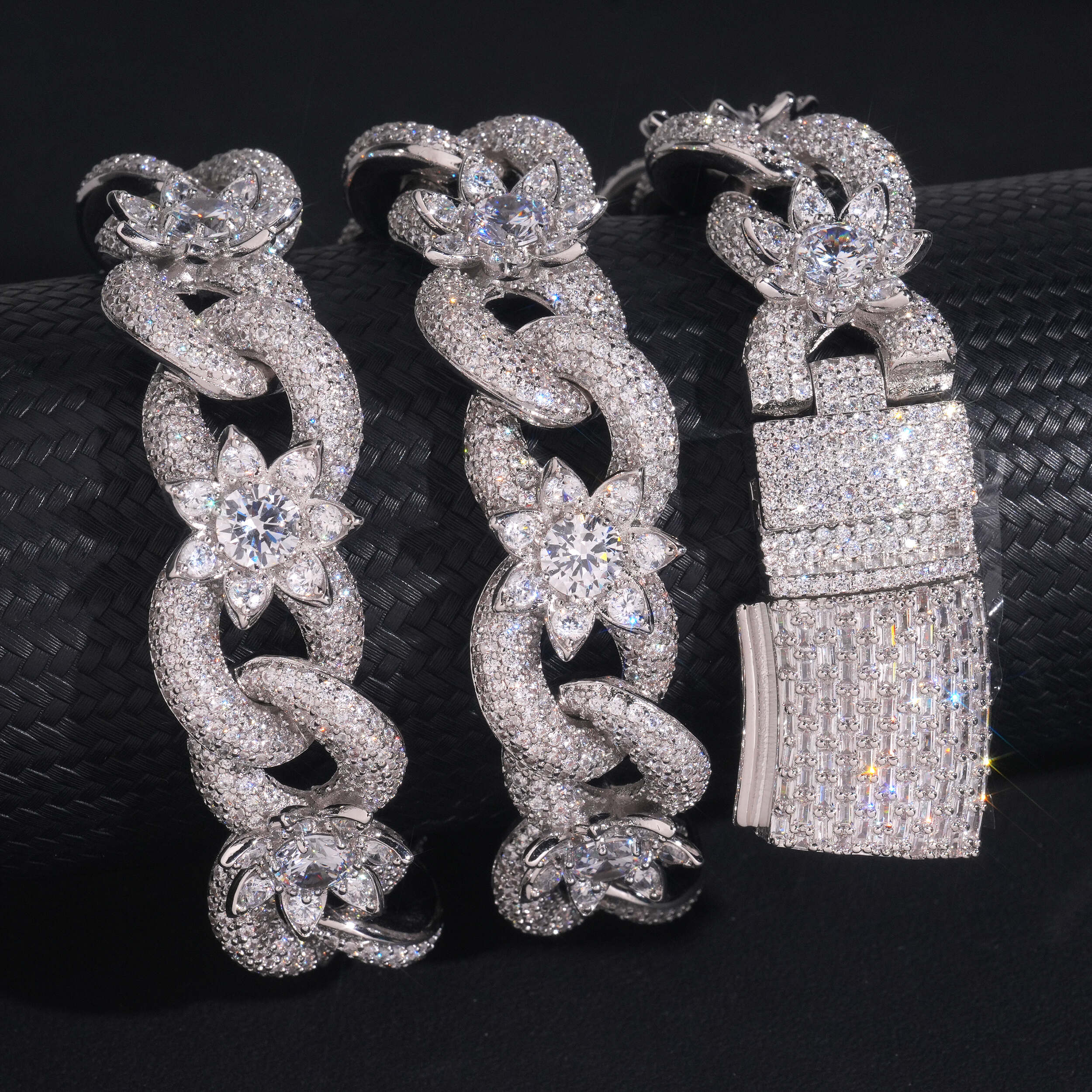 VVS CZ 18MM Flower Infinity Link Chain Necklace