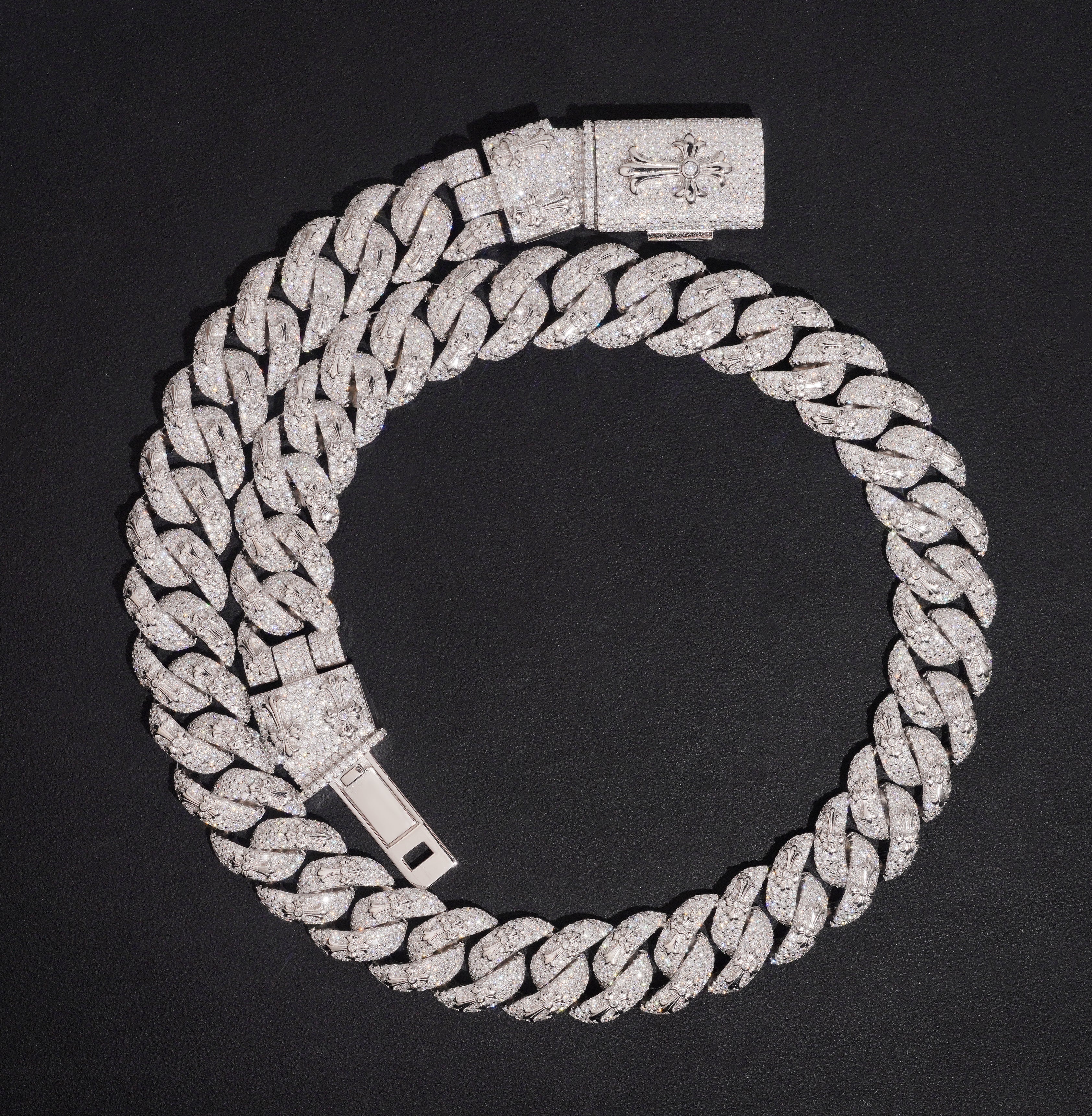 Cross Style 18MM Cuban Link Chain Necklace Moissanite Diamond
