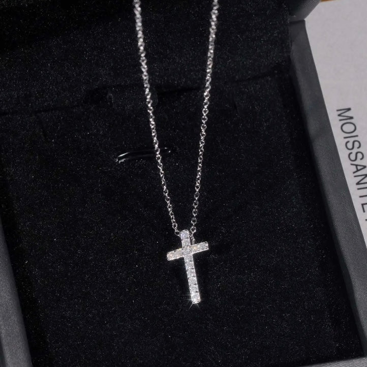 Classic Design Mini Size Women Moissanite Diamond Cross Pendant Necklace