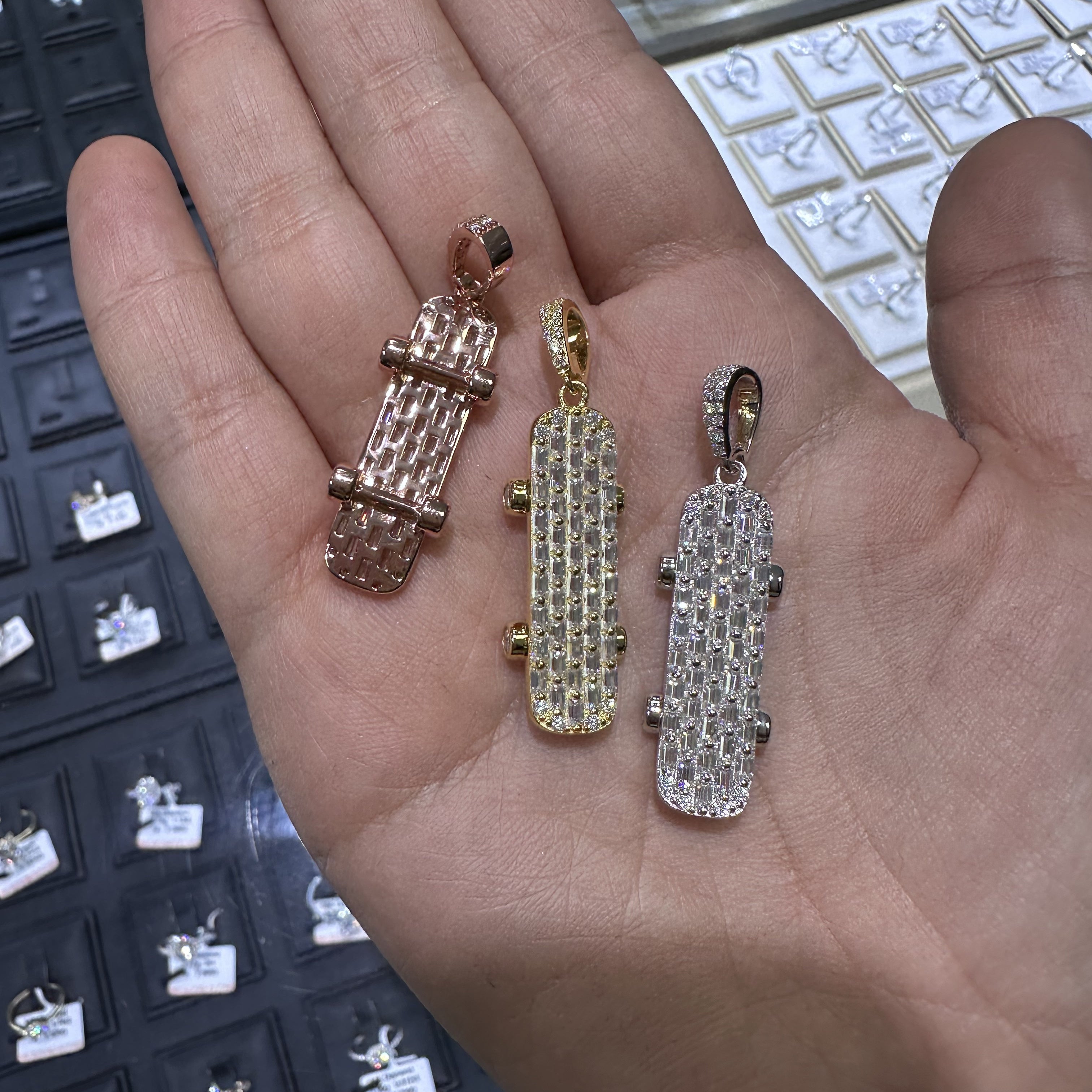 Iced Out Moissanite Diamon Skate Board Pendant