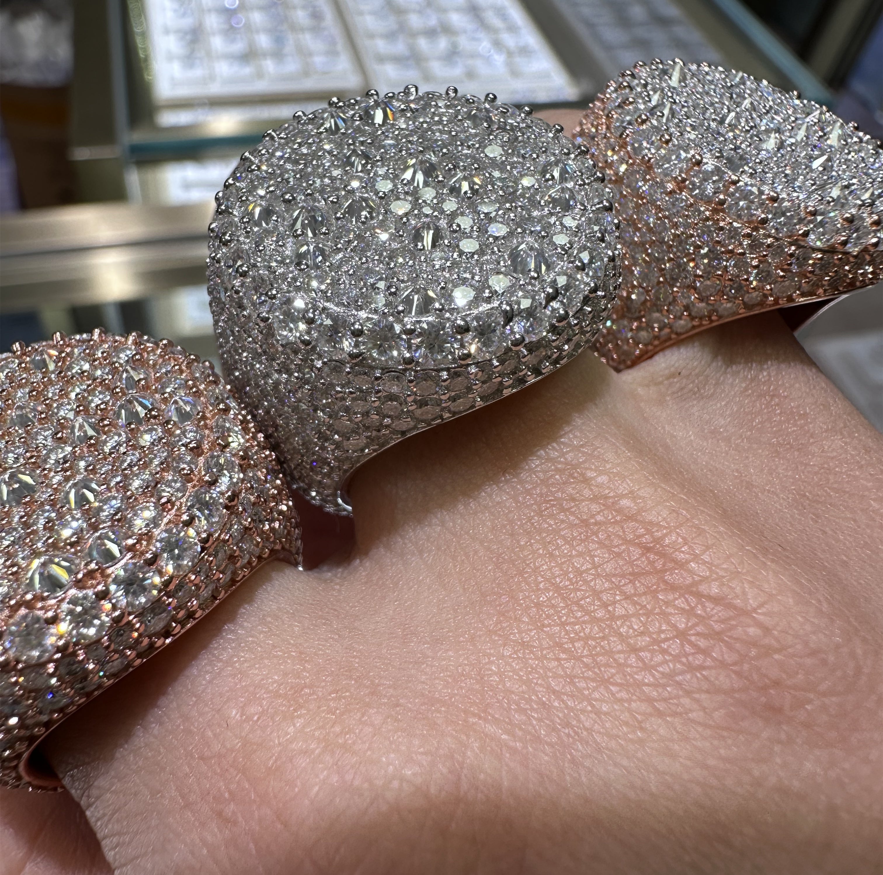 VVS Moissanite Diamond Mosaic Upside Down Setting