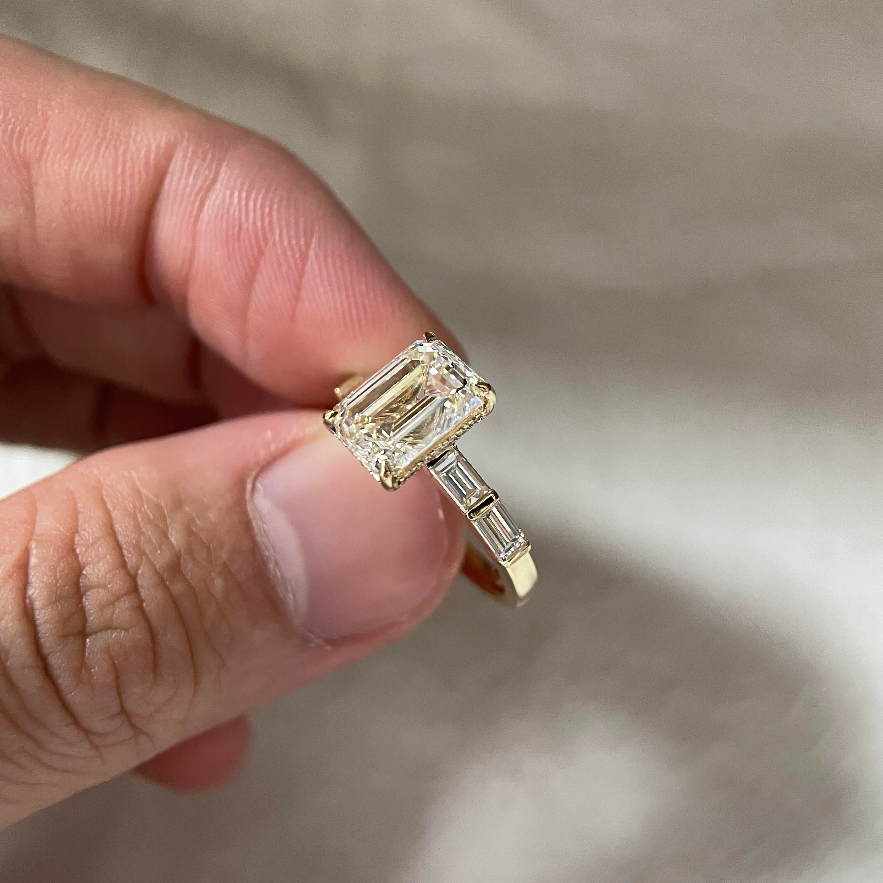 10K 14K 18K Yellow Gold Emerald Cut Lab Grown Diamond IGI 2CT