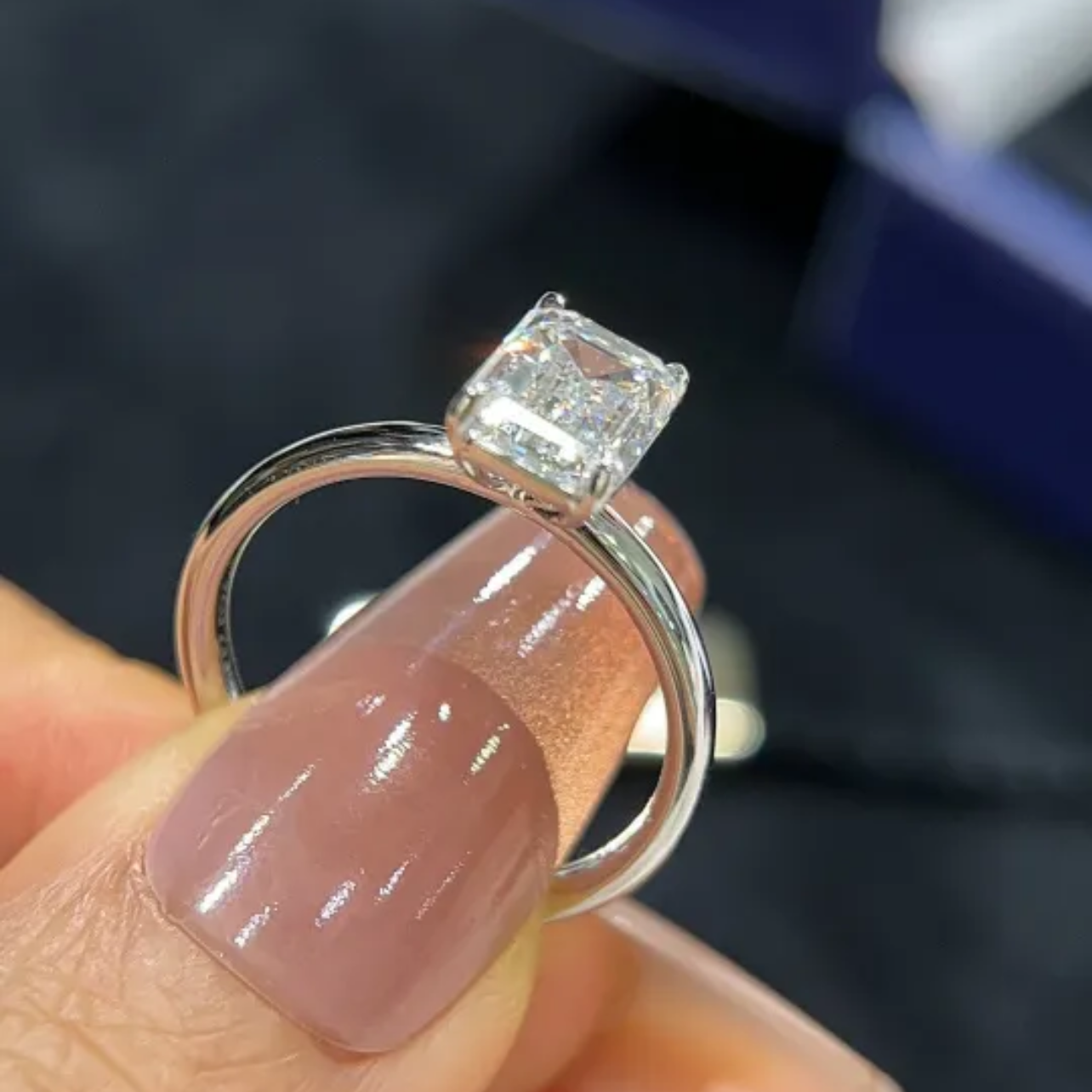 18K White Gold 2CT Emerald Cut DVD Lab Diamond Engagement Ring For Women