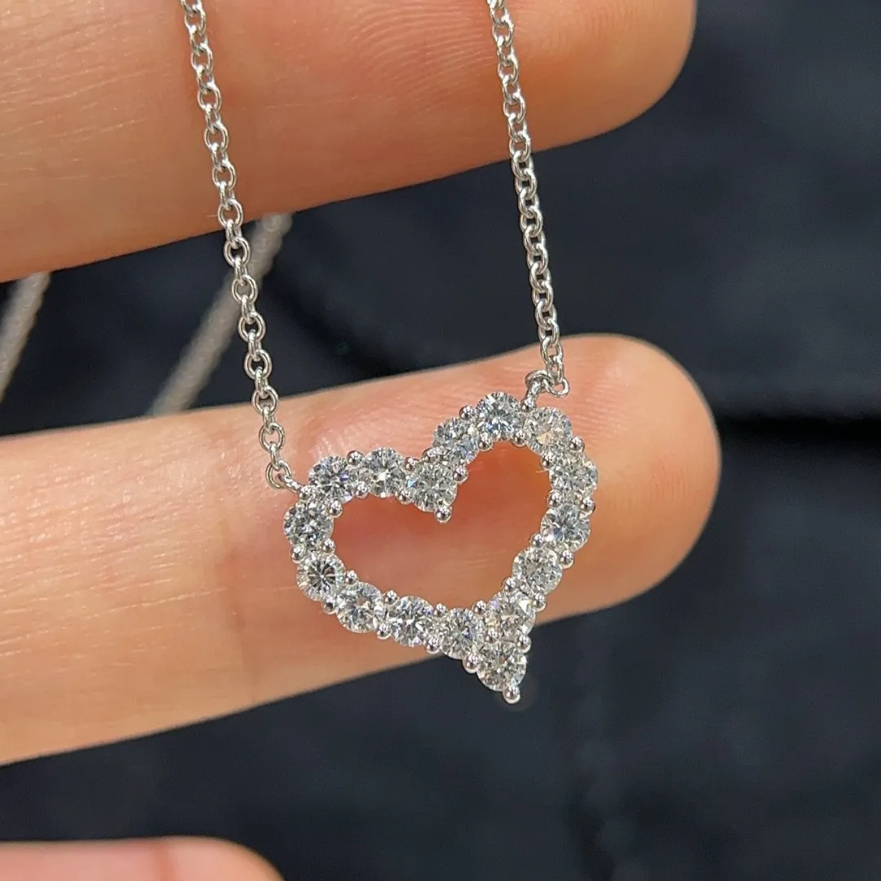 18K White Gold Hollow Heart Diamond Necklace VVS Lab Diamond 0.603CT