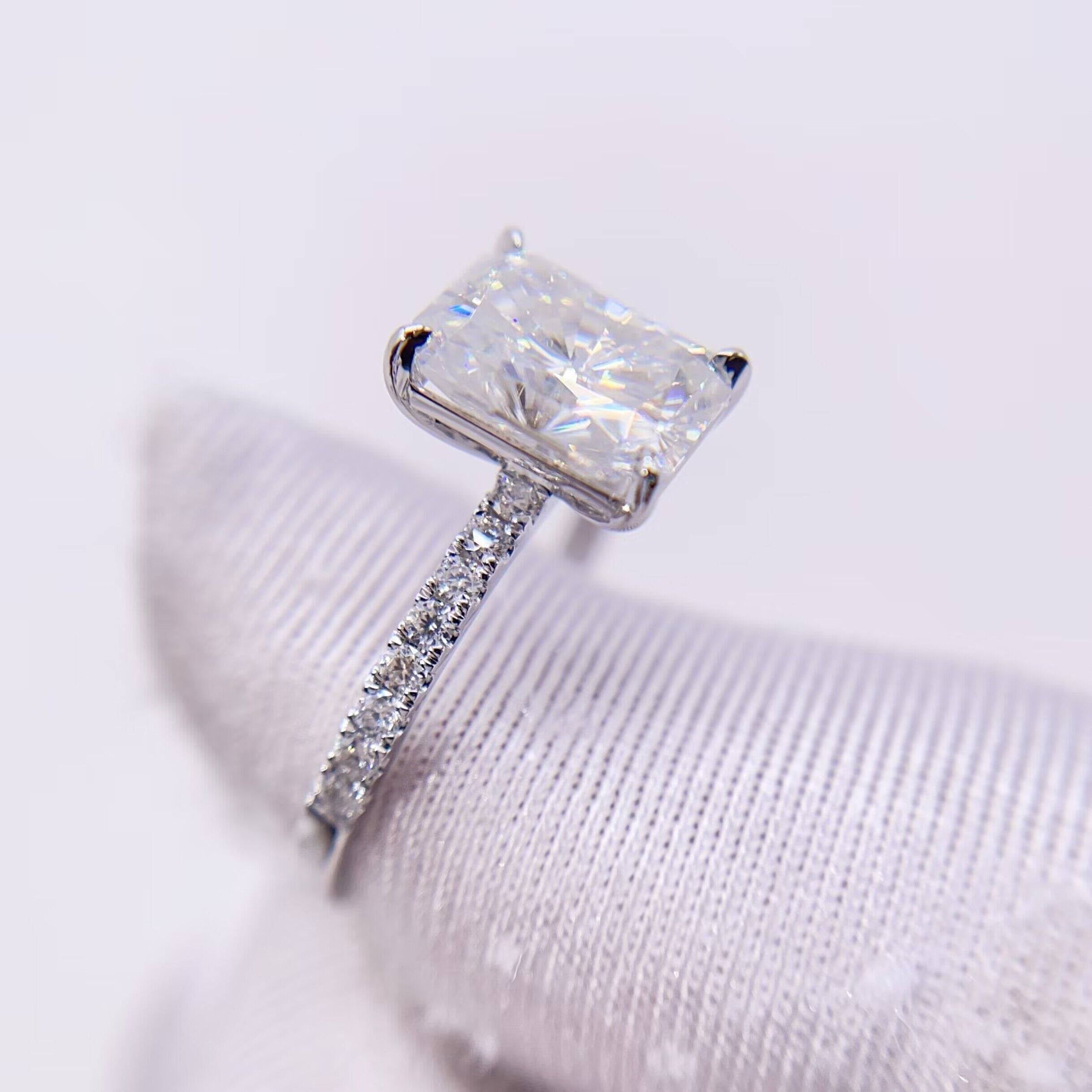 Vintage Style 10k 14k 18k White Gold Radiant Cut 5CT Moissanite Diamond Ring For Wedding