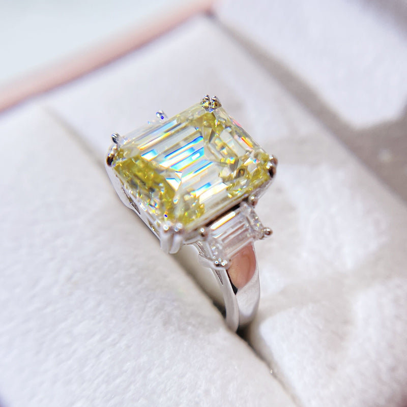 Кольцо из трех камней с драгоценным камнем из белого золота с канареечно-желтым муассанитом для женщин