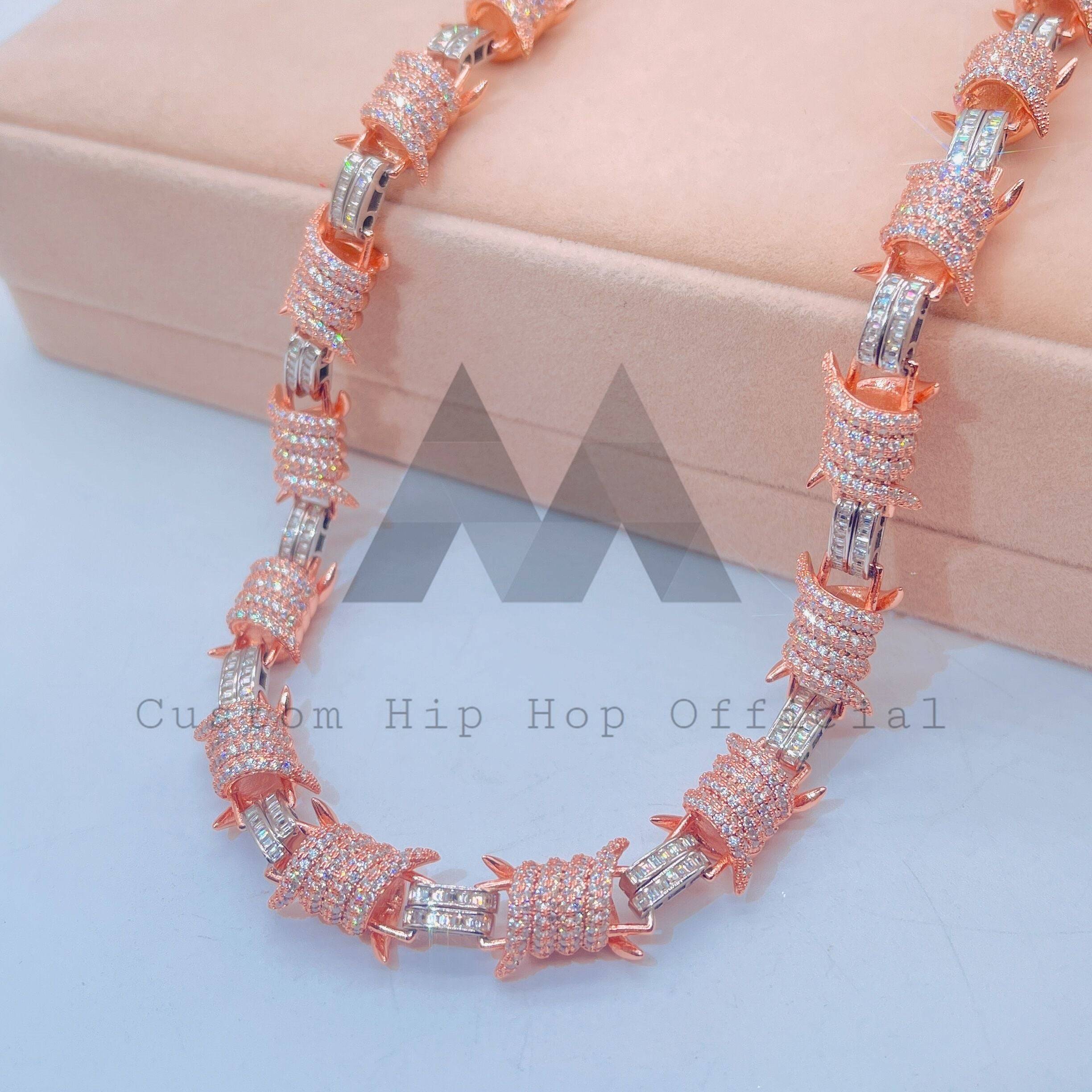 Stylish rose gold 2 tone 10mm barber wire chain set with VVS moissanite hip hop jewelry0