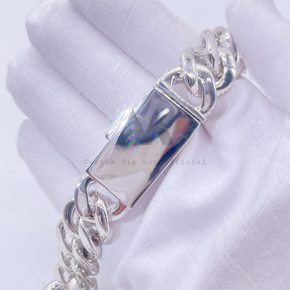 Corrente cubana de 3 fileiras de prata sólida pesada de 18 mm com diamante VVS Moissanite com fecho de nome personalizado