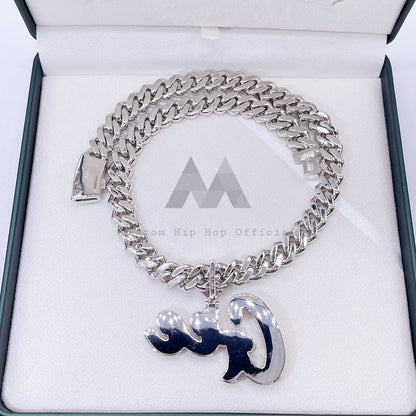 Custom Broken Heart Bail Gee Name Pendant with VVS Moissanite Diamond in Hip Hop Jewelry Style2