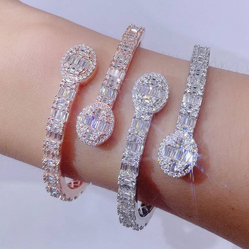 Rose Gold White Gold Baguette Cut VVS Moissanite Nail Bracelet for Sale