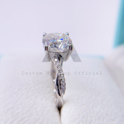Stylish Silver 925 VVS Moissantie Cushion Cut Engagement Ring For Sale