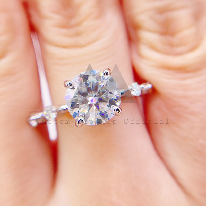 Классическое обручальное кольцо с одним камнем весом 4,3 карата с бриллиантом VVS Moissanie