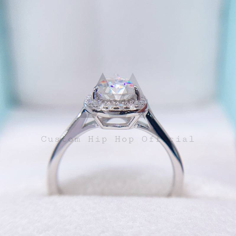 Banhado a ouro branco sobre prata 925 4CT Pear Cut VVS Moissanite Anel de noivado com diamante