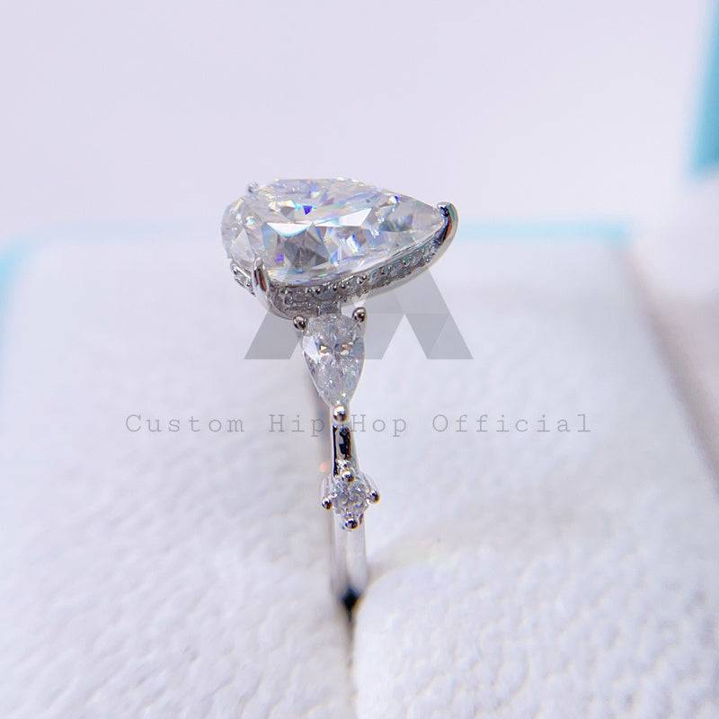 Luxury 3.9CT VVS Moissanite Engagement Ring in 925 Silver