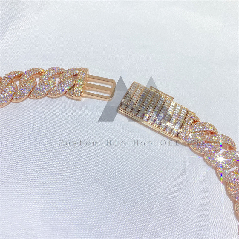Banhado a ouro rosa sobre prata 925 com fecho Baugette e corrente cubana de 18 mm