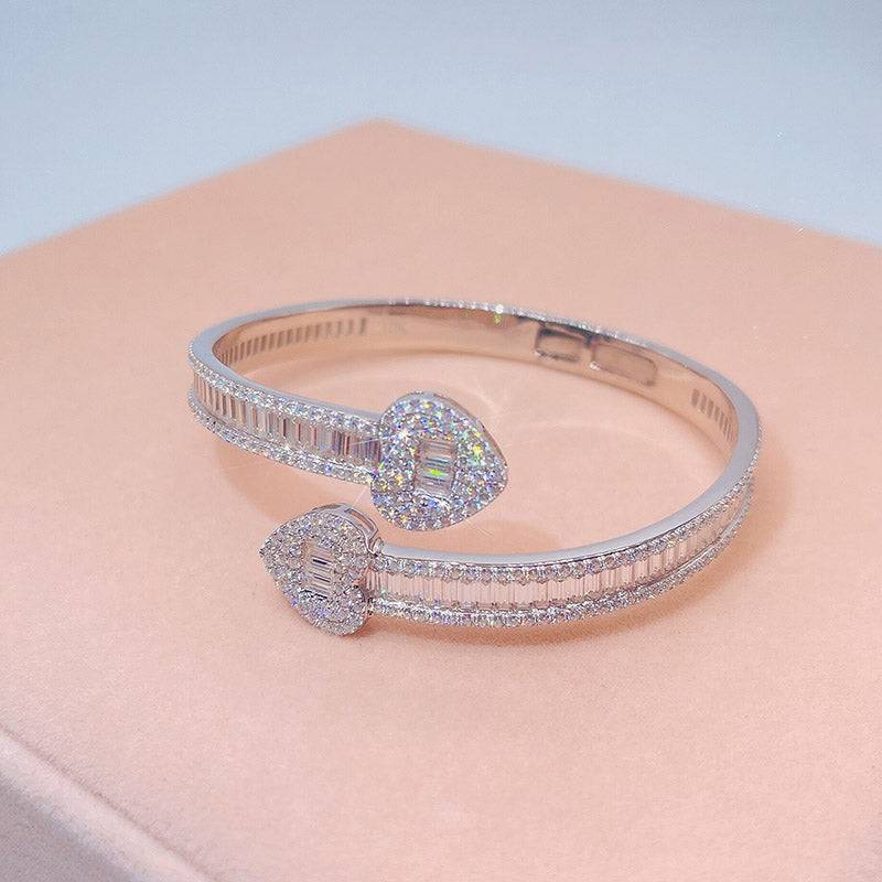 Women Stylish Hip Hop Heart Shaped Cuff Bracelet Moissanite Diamond