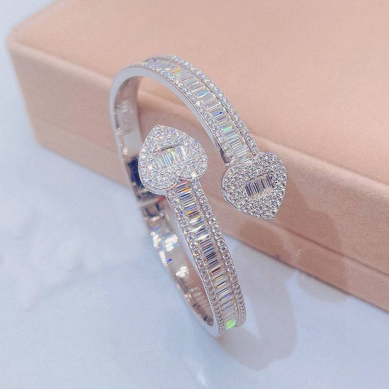 Women Stylish Hip Hop Heart Shaped Cuff Bracelet Moissanite Diamond